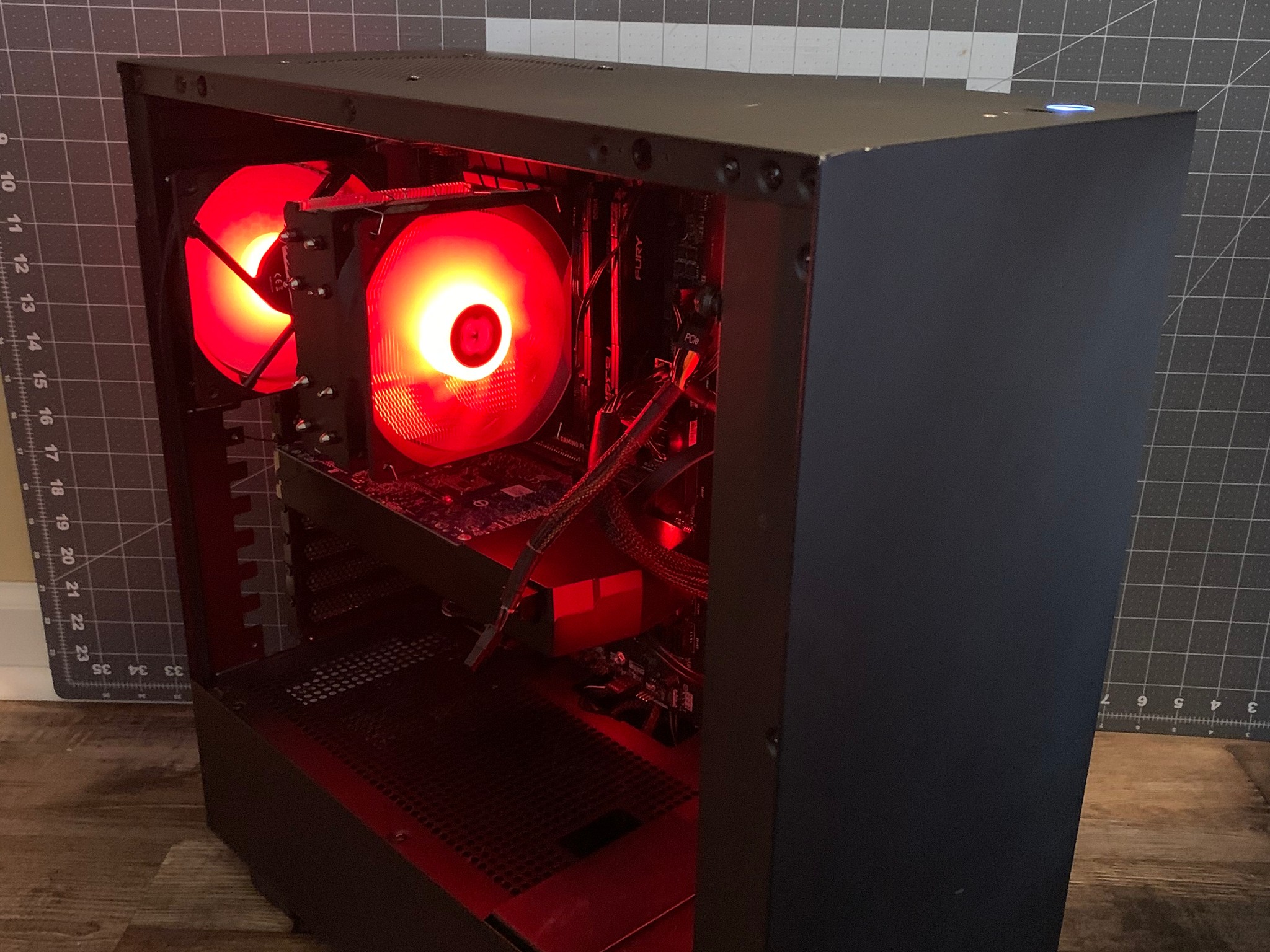 CUSTOM BUILT BUDGET COMPUTER (keyboard, mouse, & mouse pad included)