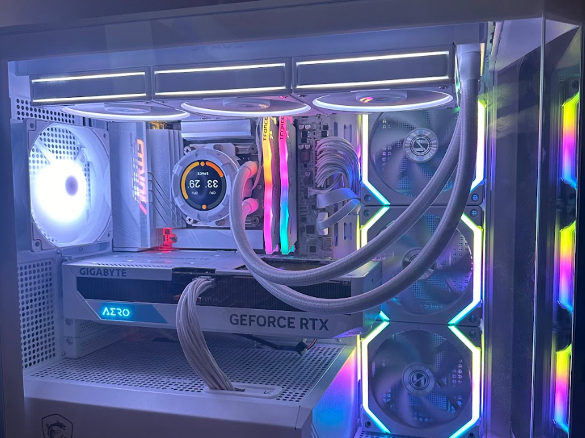 ALL WHITE-RTX4070-Intel i7-32GB-Liquid Cooling