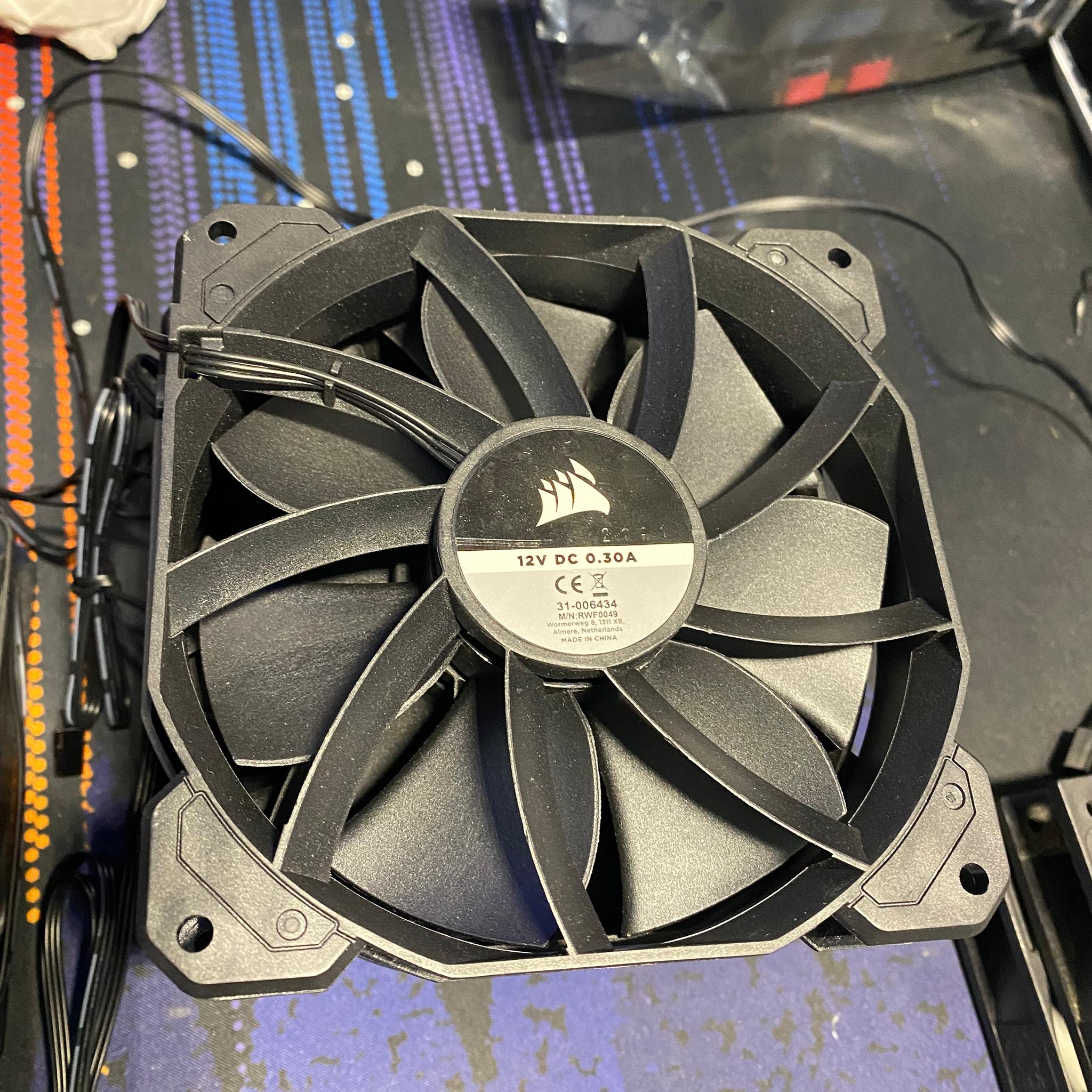 6x Corsair SP120 Elite, 120mm Hydraulic Bearing Case Fan with CORSAIR AirGuide Technology
