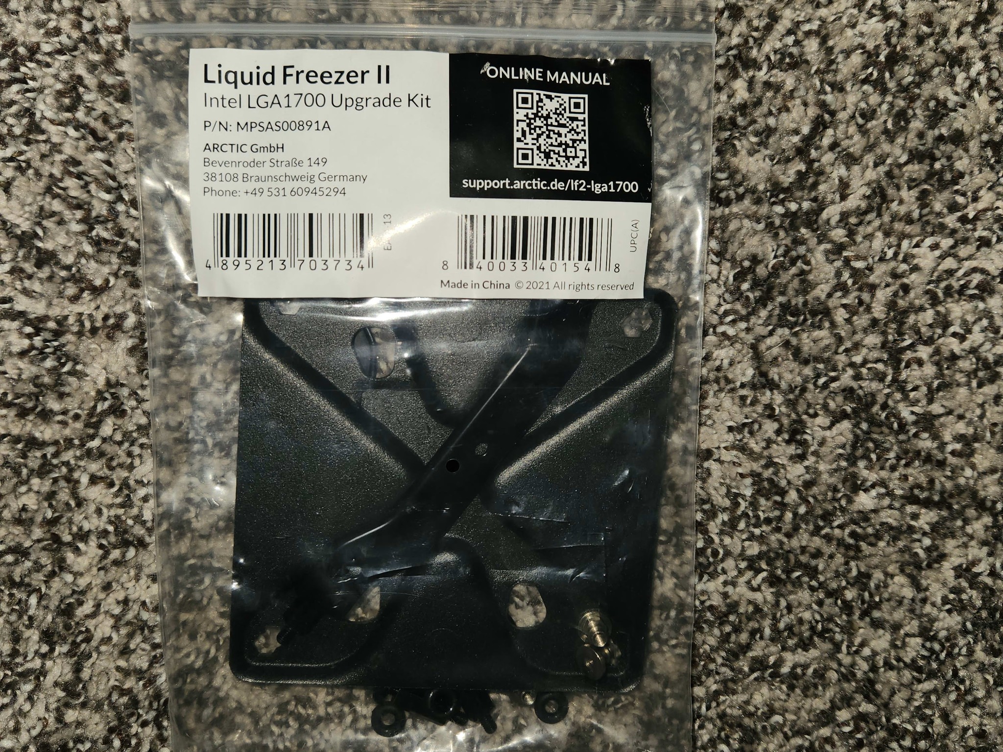 Arctic Liquid Freezer LGA 1700 mount kit.