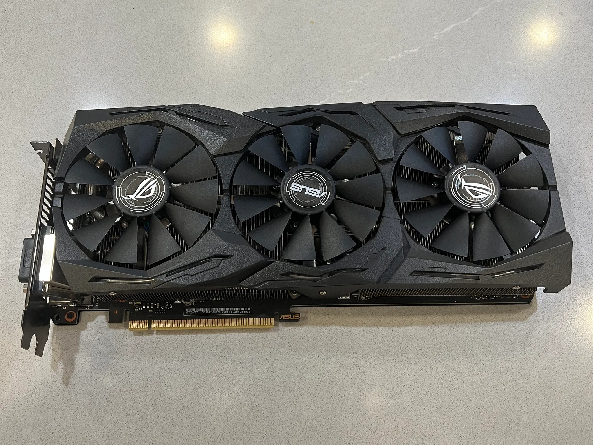 Asus Strix GTX 1070 8GB ROG STRIX - Brand New Fans