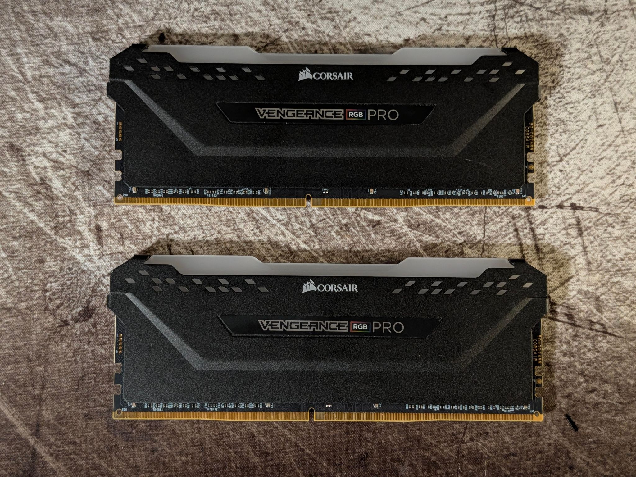 Corsair Vengeance RGB Pro 32GB (2 x 16GB) DDR4 3200 MHz MT/s Memory RAM CL16