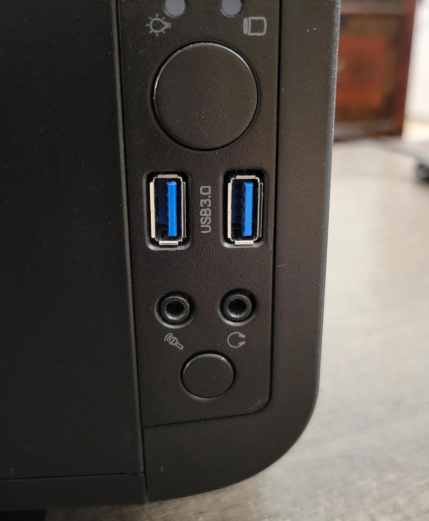 ThermalTake Mini-ITX Core V1 SPCC Case in black READ DESCRIPTION includes 200mm fan CA-1B8-00S1WN-00