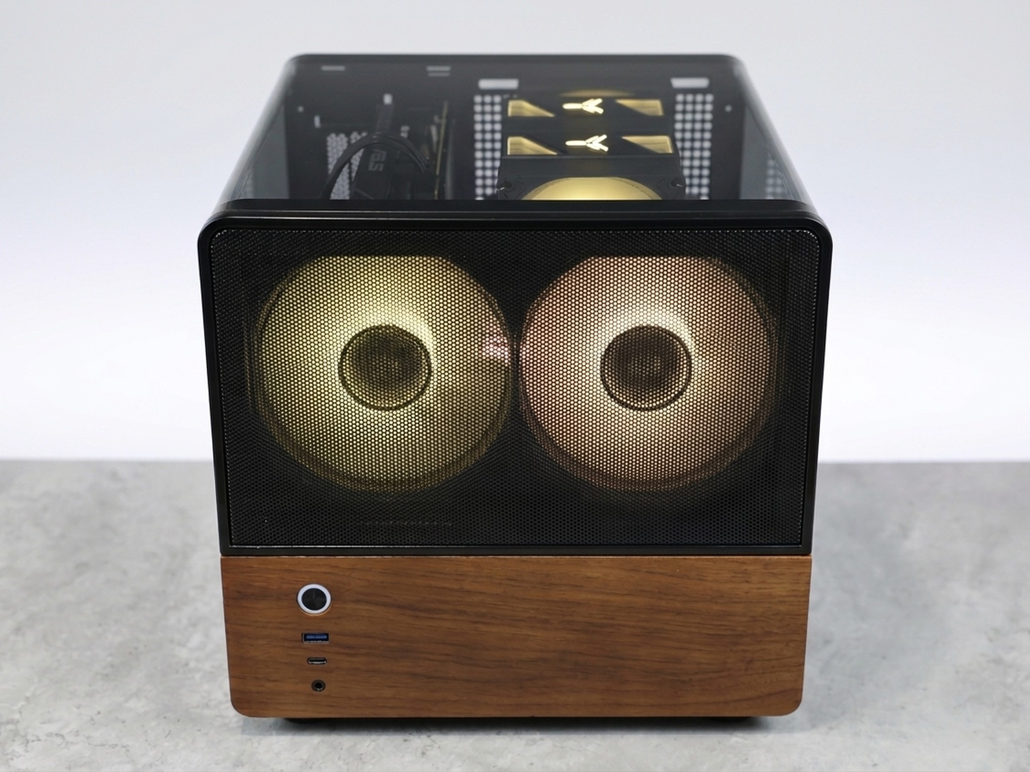 Clean Wood Jonsbo V12 1440P Build - 7600X3D | 5060 TI 16GB | 1TB NVME