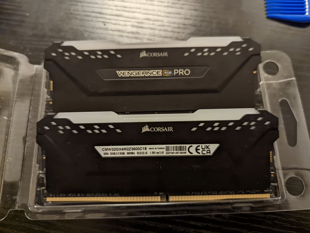 Like new Corsair Vengeance RGB Pro 2x16GB 3600MHz CL18