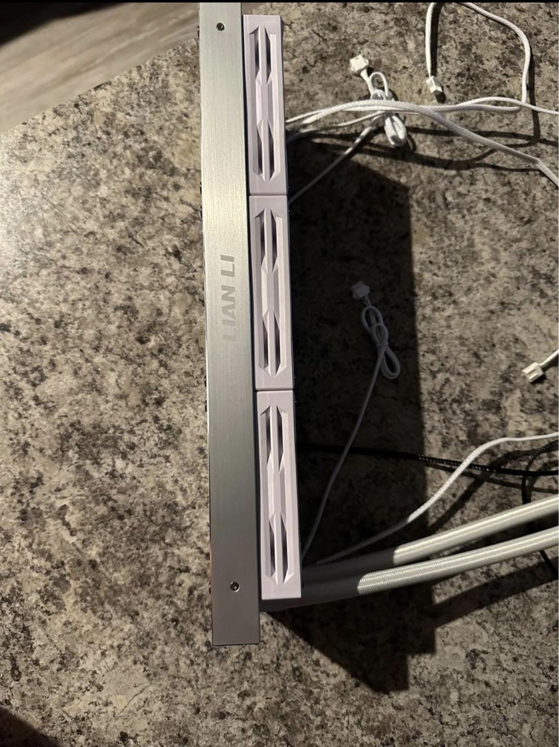 Lian li White AIO 360 Cooler