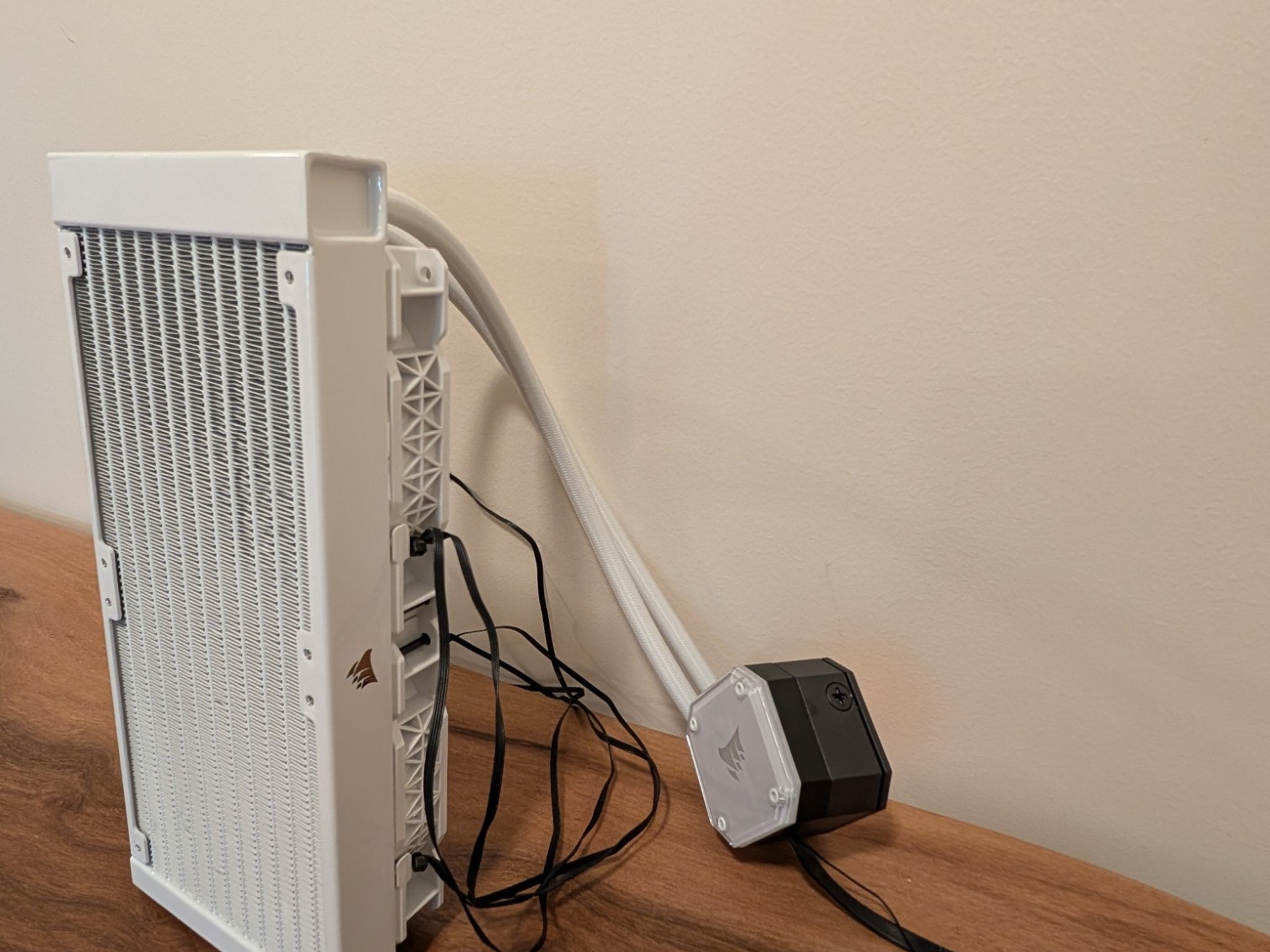 CORSAIR iCUE H100i Elite CAPELLIX 240mm AIO Liquid CPU Cooler - Excellent Condition