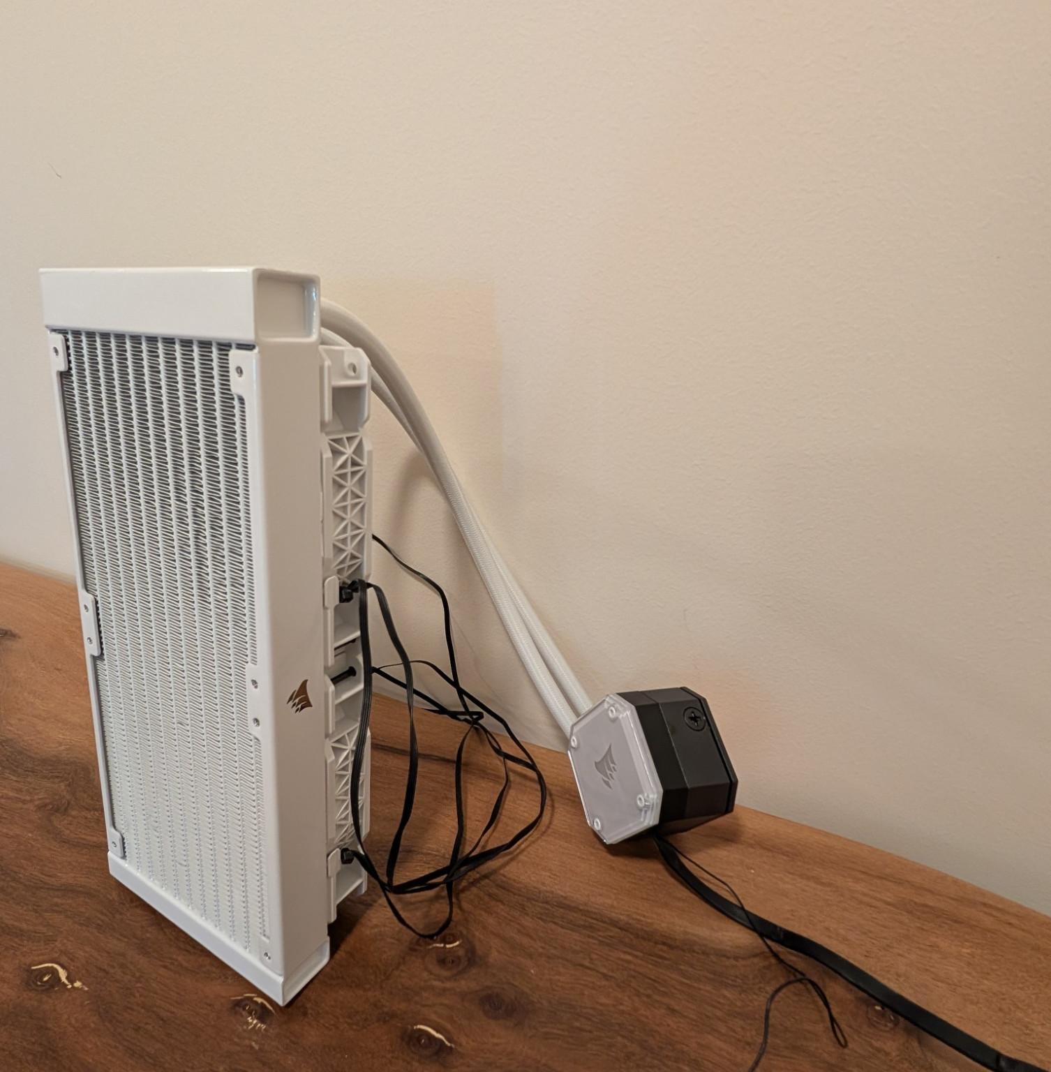 CORSAIR iCUE H100i Elite CAPELLIX 240mm AIO Liquid CPU Cooler - Excellent Condition
