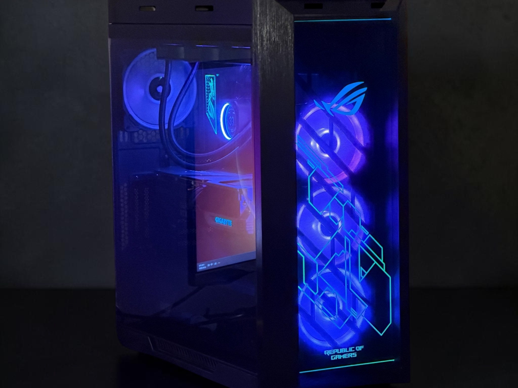 GeForce RTX 4080 Custom Gaming PC - Ryzen 7 9800X3D