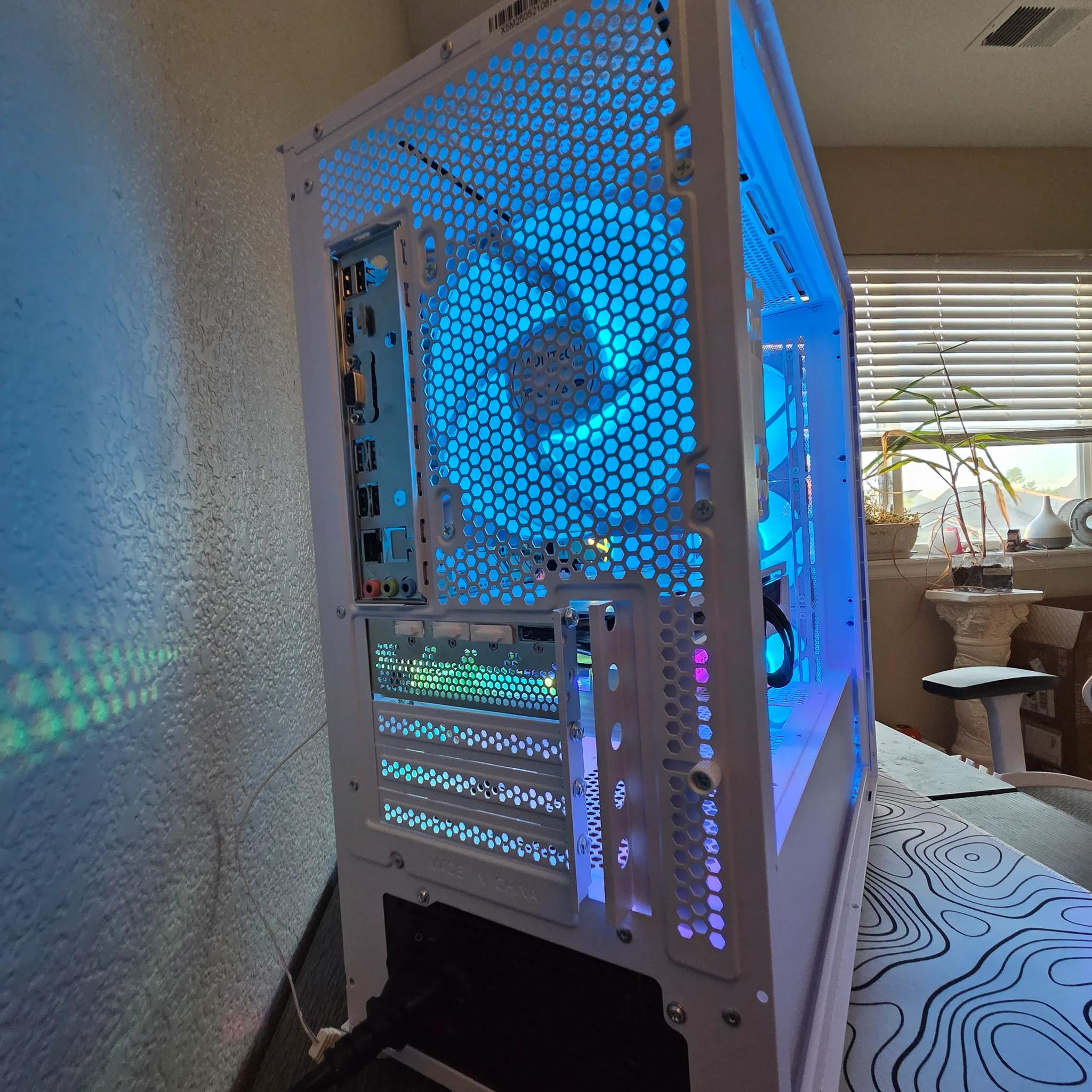 Aesthetic frost white gaming pc !(NEW)!