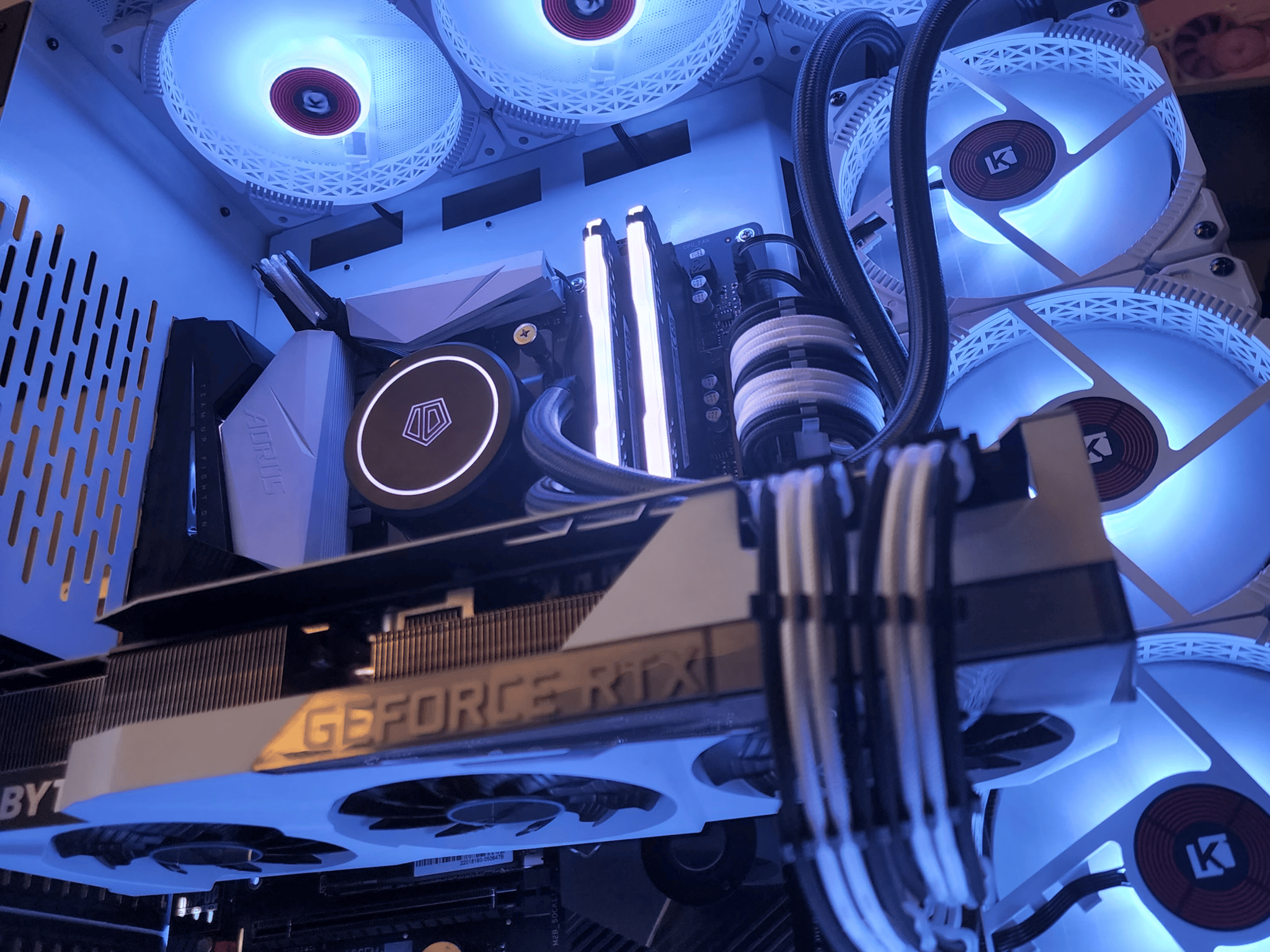 AMD Ryzen 9 5900X // Gigabyte Eagle GeForce RTX 3090 24GB // Corsair Vengeance RGB Pro 32GB 3200MHz