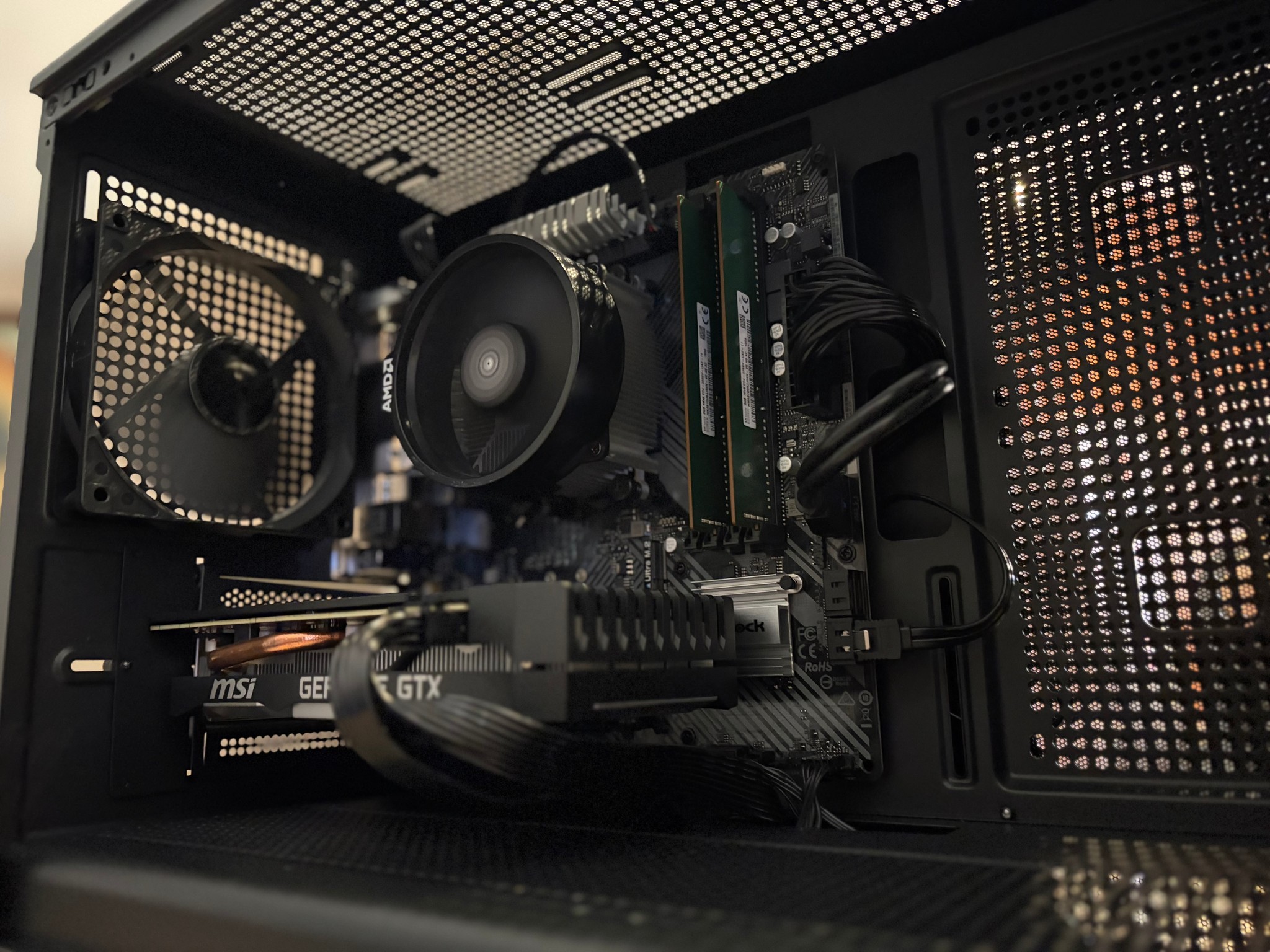Black Gaming PC | GTX 1660 6GB | RYZEN 5 2600X | 16GB RAM | 500GB SATA SSD