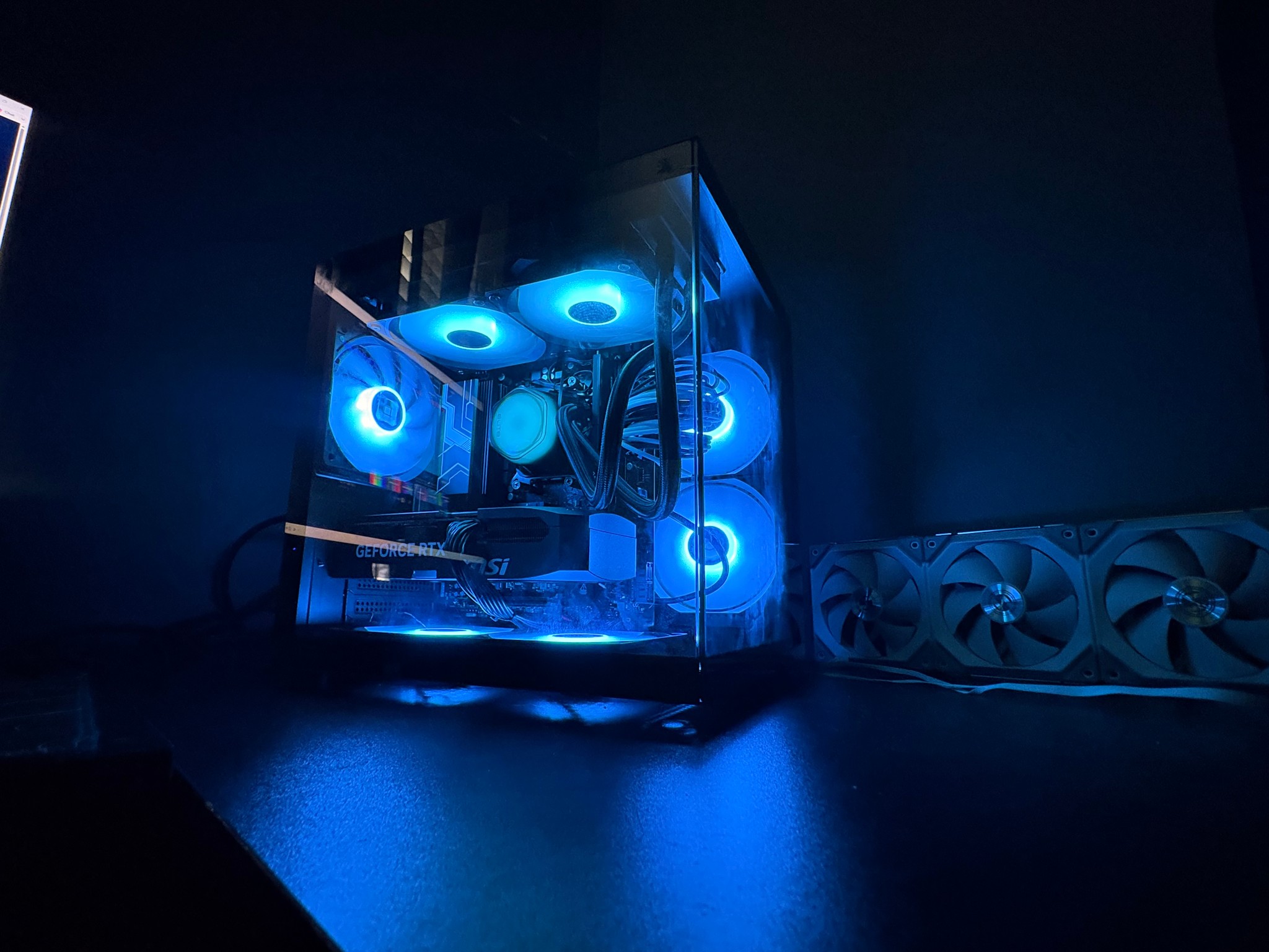 5070/Ryzen 5 7600x/16GB DDR5 Gaming pc