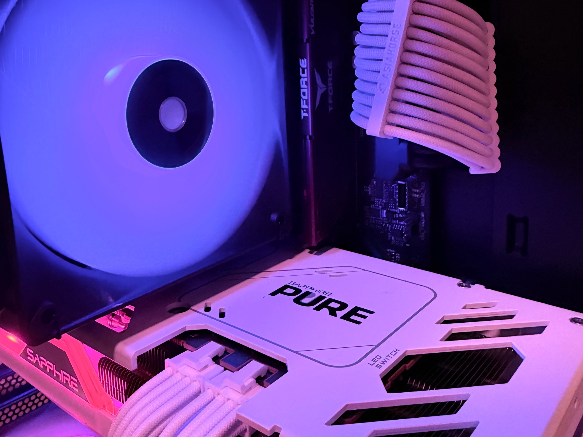 ❄️"Polar Nova"❄️| 1440p/4k Gaming | RX 7800 XT 16gb  | Intel i5 14600K | 32B DDR5 | 1tb Storage