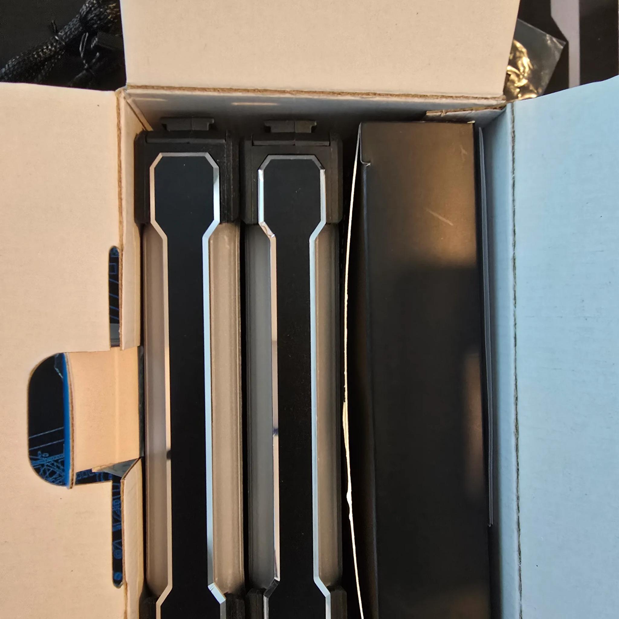 8 Lian-Li SL140mm UNI Fans