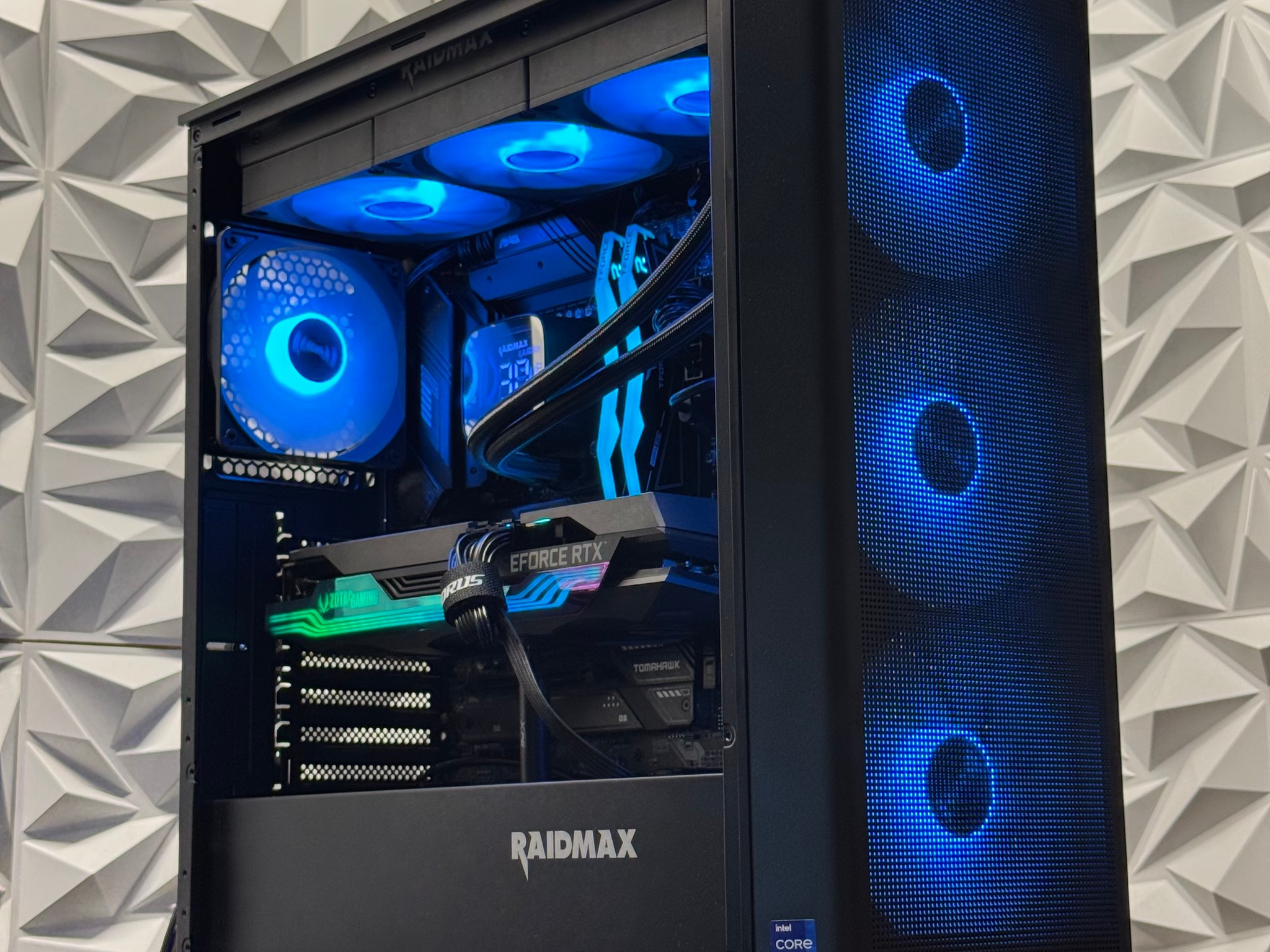 Rtx 3080, i9-12900K, 16GB DDR5 Ram, 1TB Samsung SSD, Liquid Cooled, arc raiders, Fortnite...