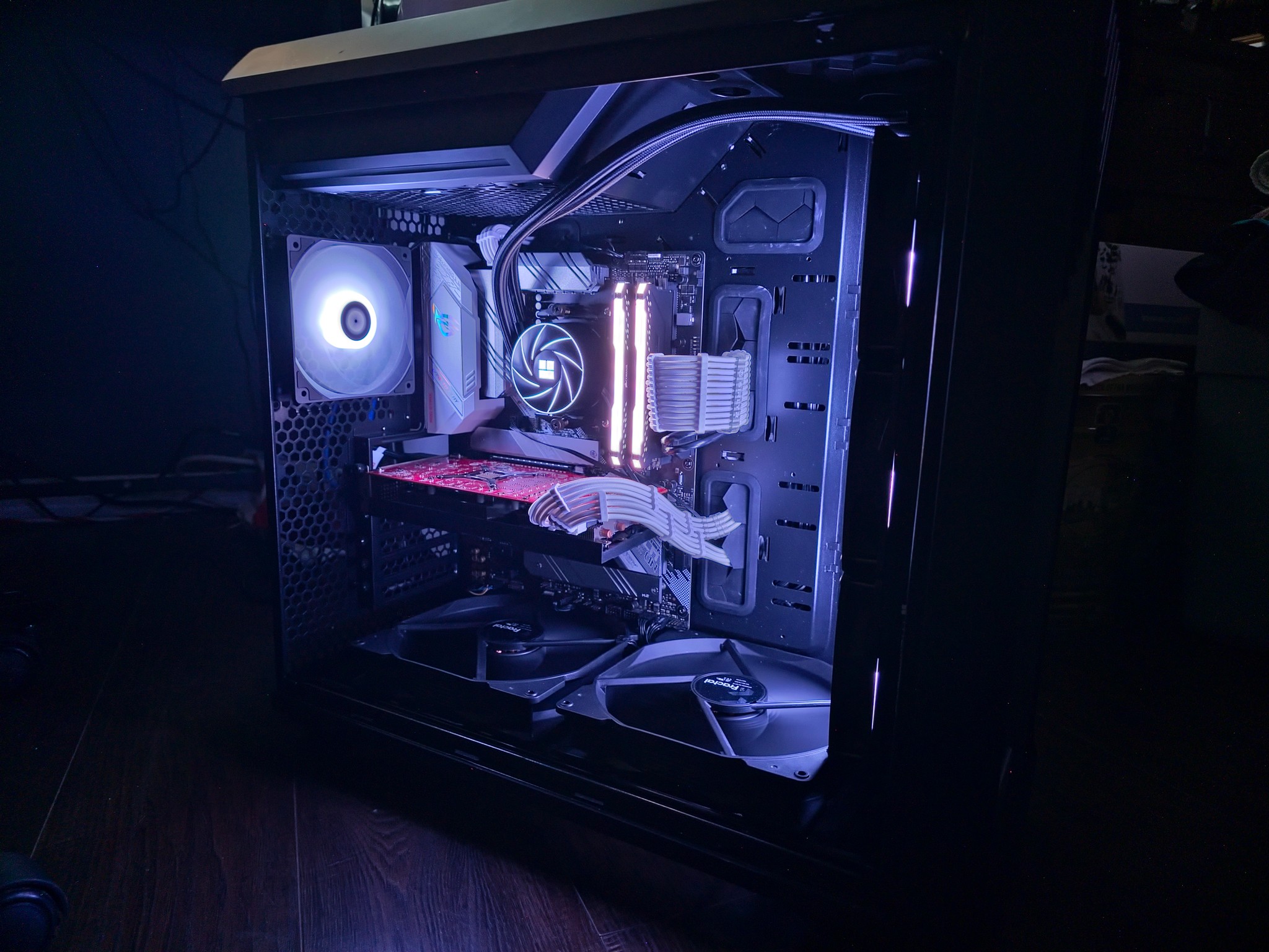 Ryzen 5 5600X | RX 5700 XT 8GB | 1TB NVMe + 2 TB HHD!!
