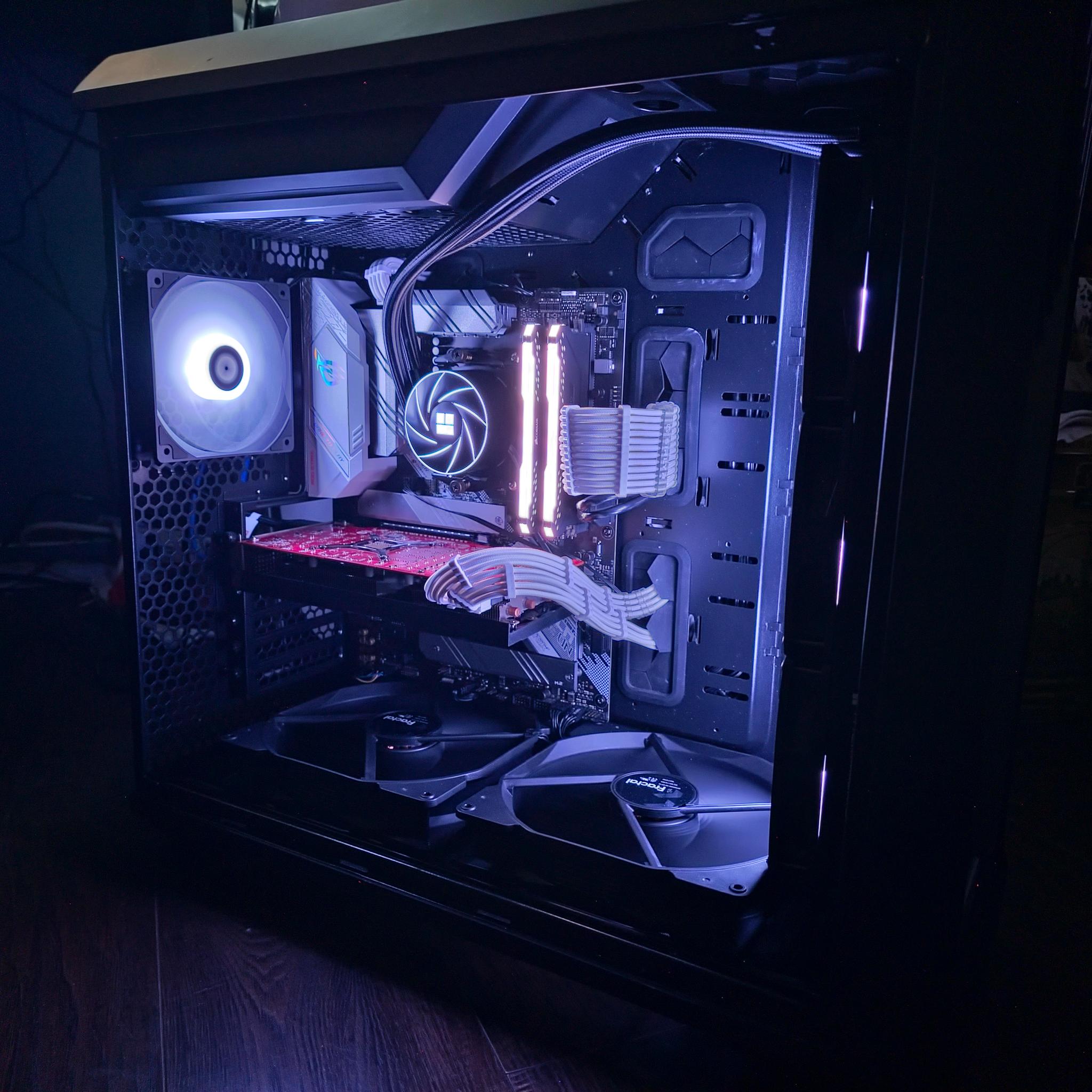 Ryzen 5 5600X | RX 5700 XT 8GB | 1TB NVMe + 2 TB HHD!!