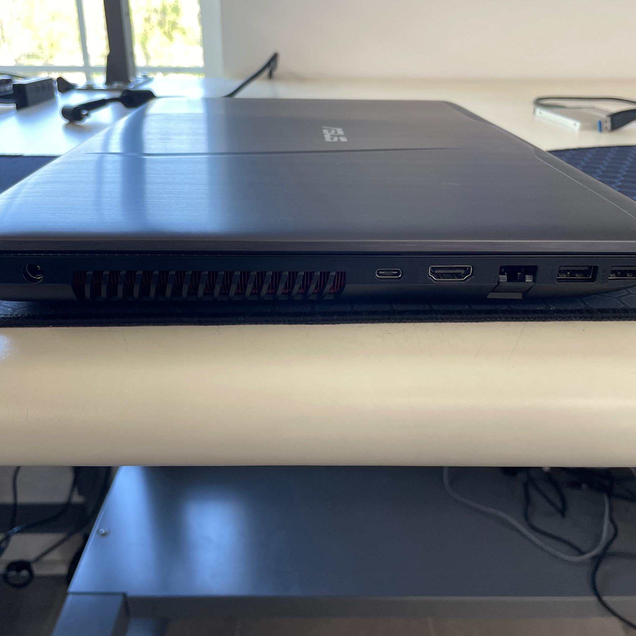 Asus GL552V (8GB RAM)