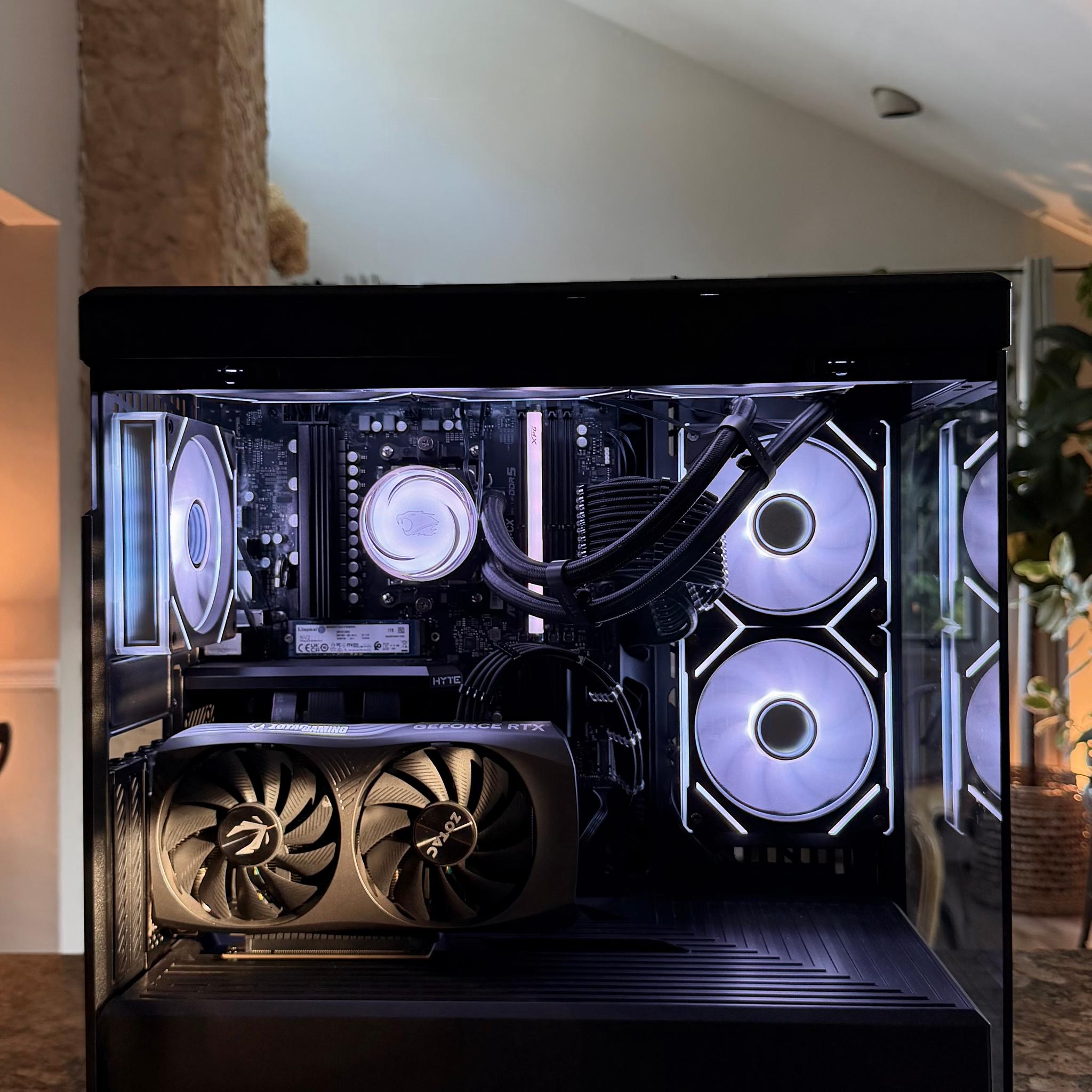 Ryzen 7 7700 | RTX 4070 Gaming PC | Hyte Y40 | 1TB NVMe | DDR5