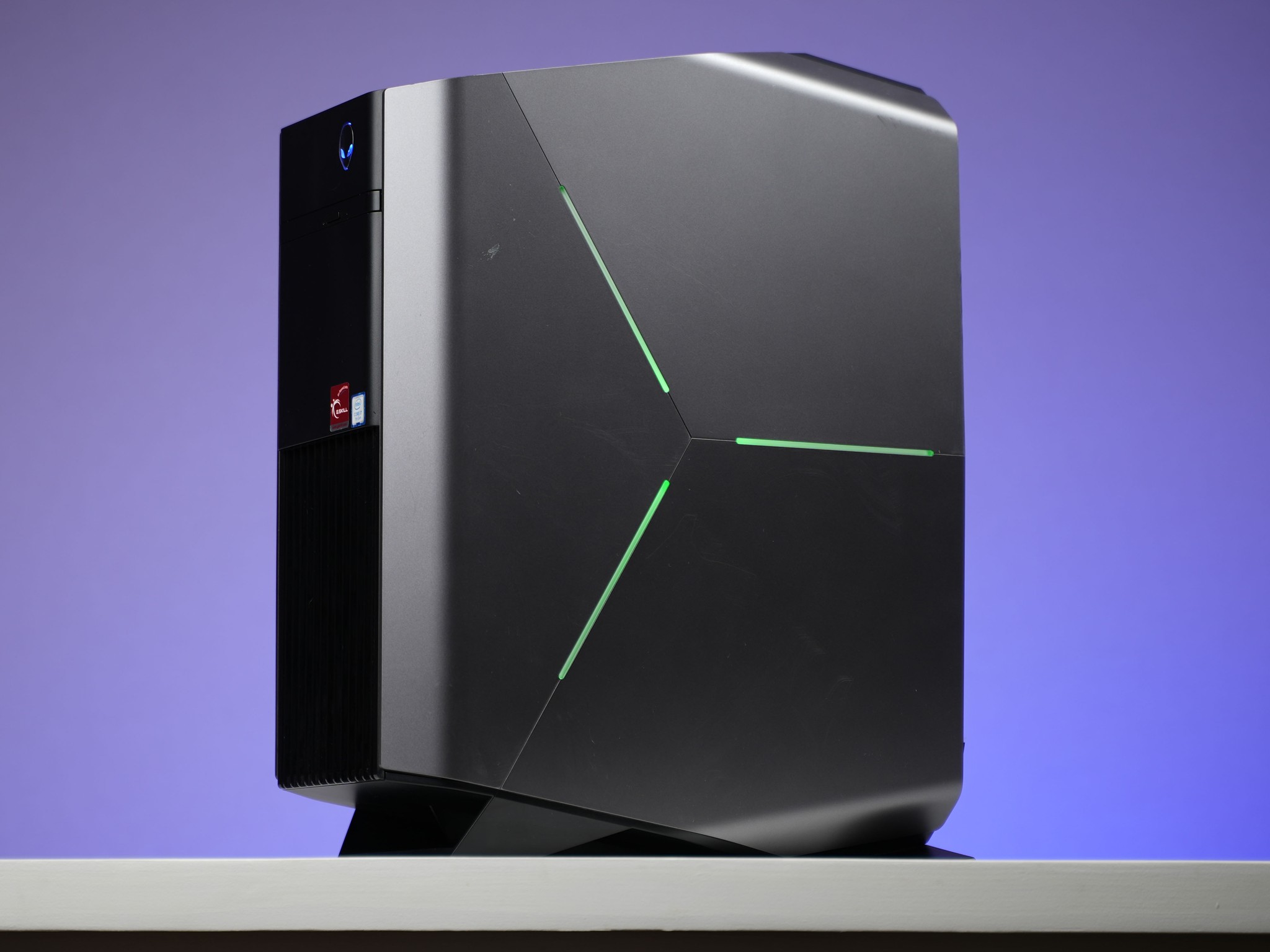 “Alienform 7” GTX 1070 Intel Core i7 7700 16GB .8TB Windows 11 Gaming PC Powerhouse
