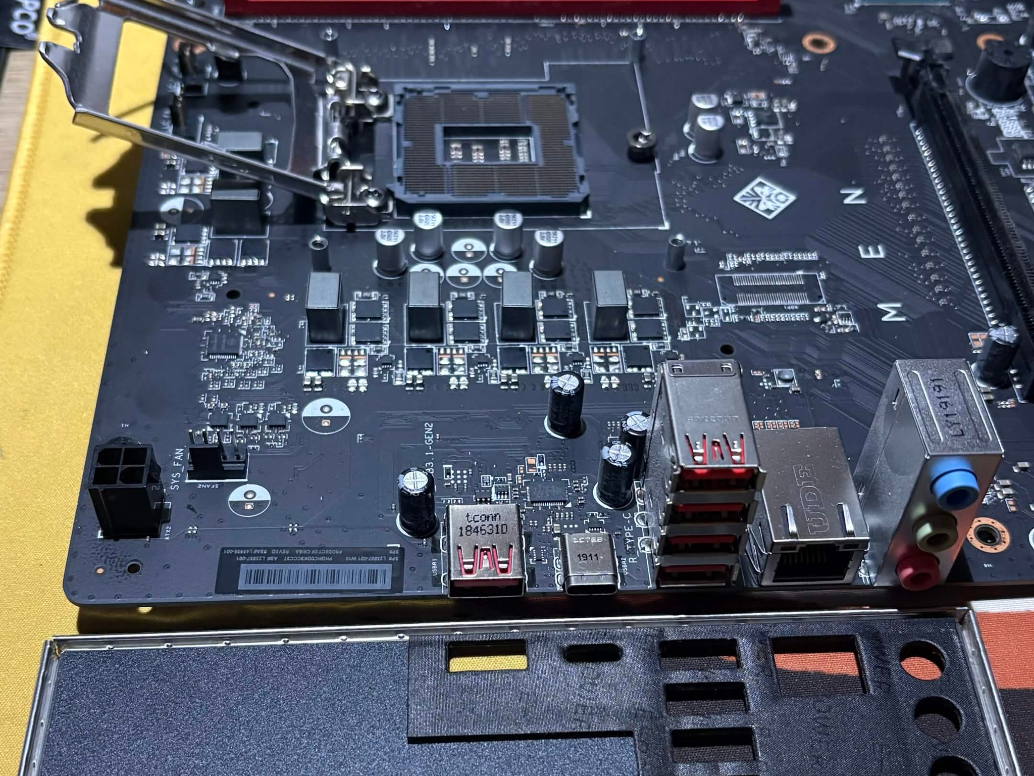 HP OMEN Obelisk 875-0014 H370 LGA1151