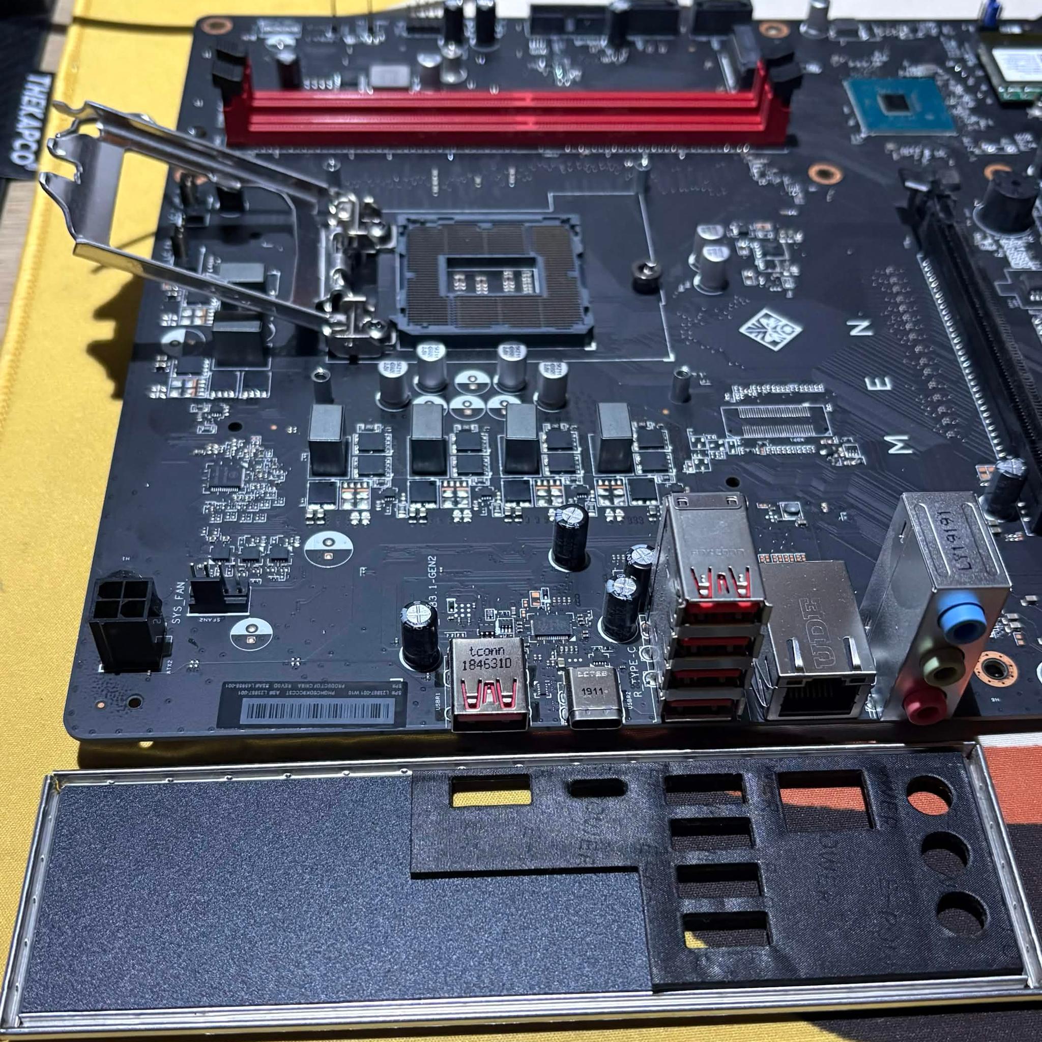 HP OMEN Obelisk 875-0014 H370 LGA1151