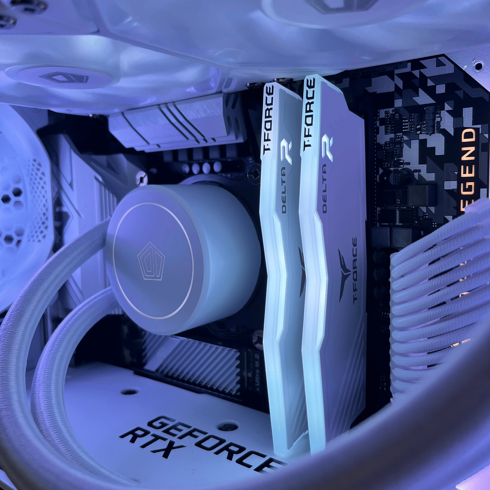 Whiteout Gaming PC (RTX 3060 / I5-10400 / 16gb RAM)