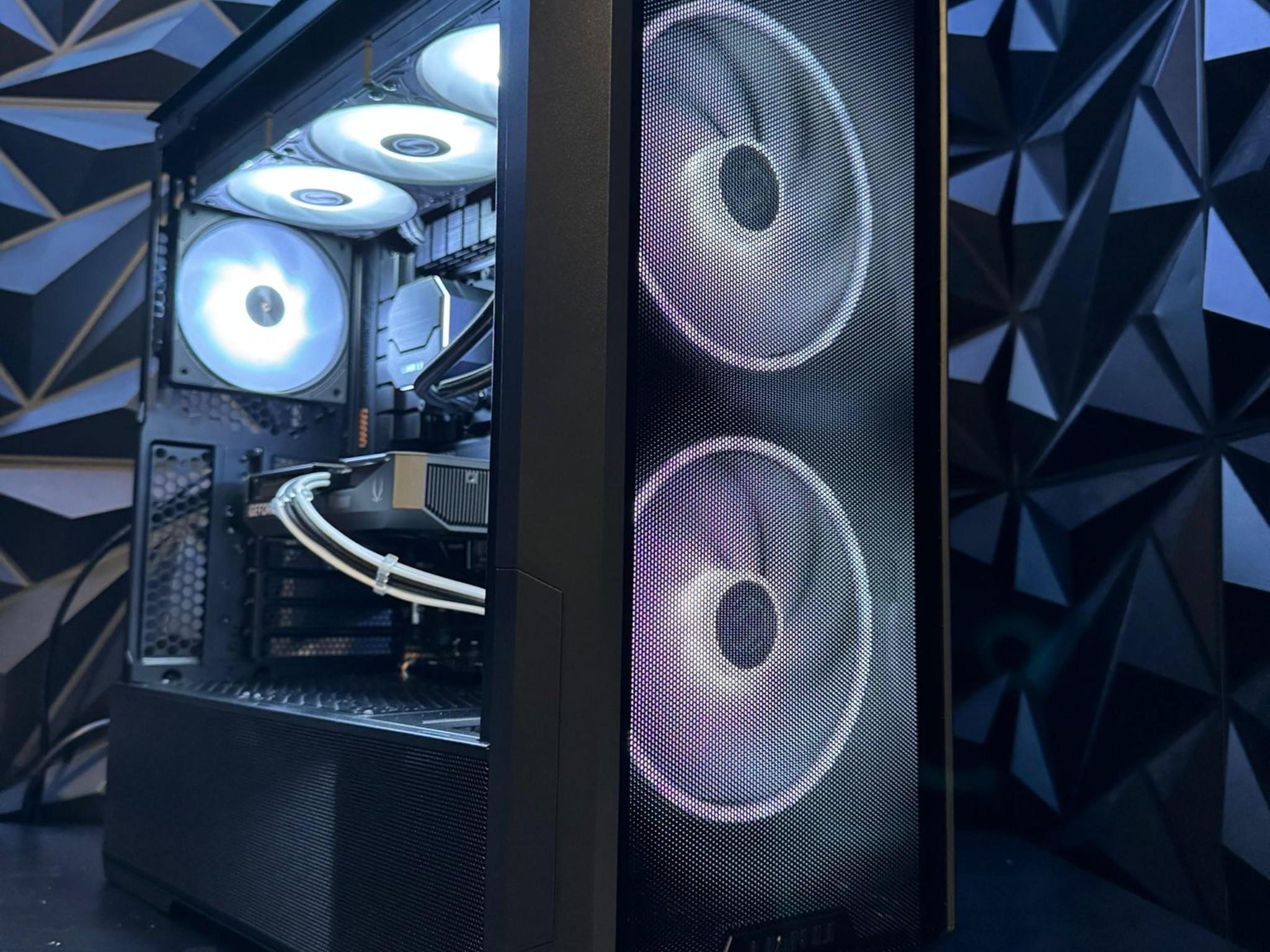 ⚡ Black Lightning Ti ⚫⚡Ryzen 5 7600X3D| 5060Ti 16 GB| 32 GB DDR5| 3 TB NVMe