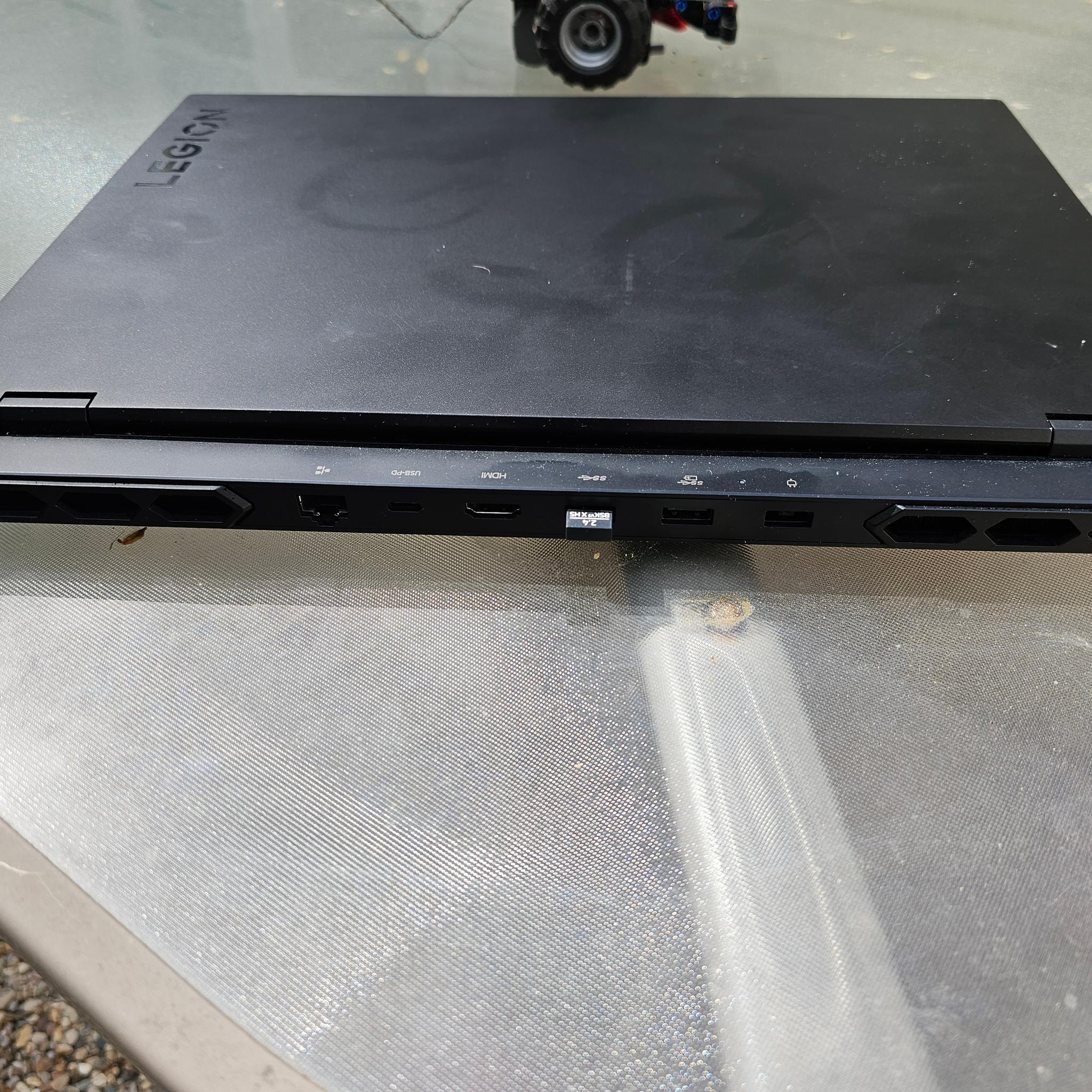 Lenovo Legion Pro 7 16IRX9H 4080 Gaming Laptop