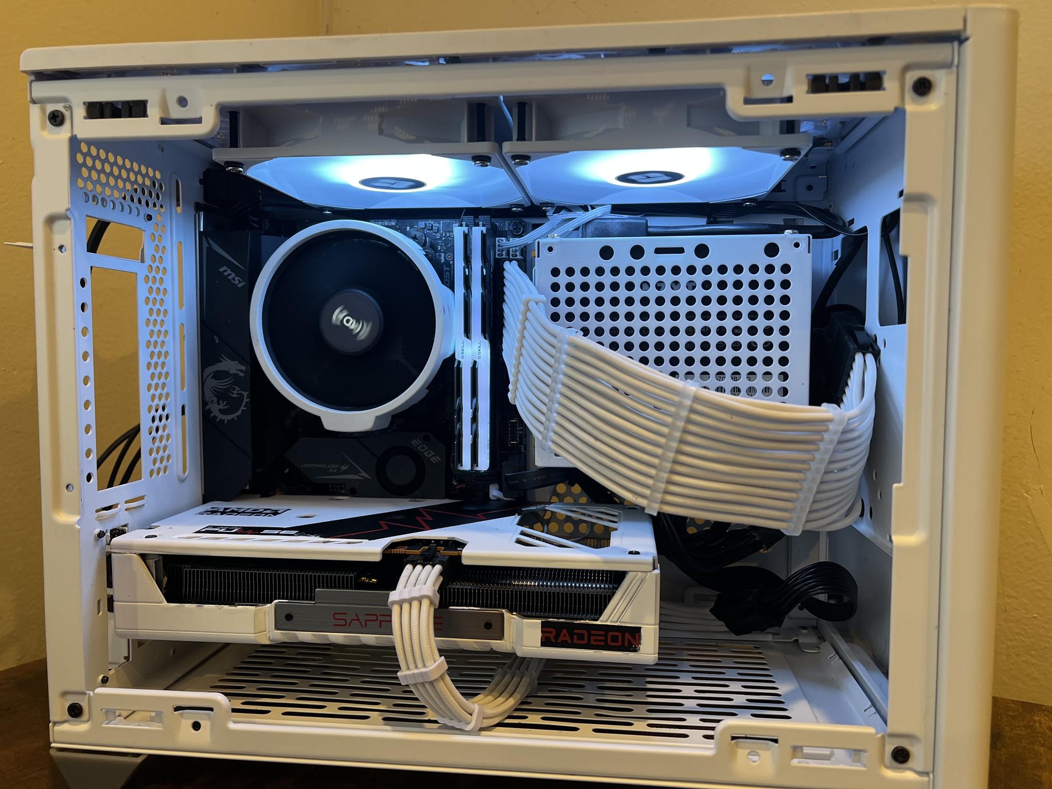 Mini-ITX| Rx 9060xt 16gb | Ryzen 5 5600x | 16gb ram | 1tb NVME