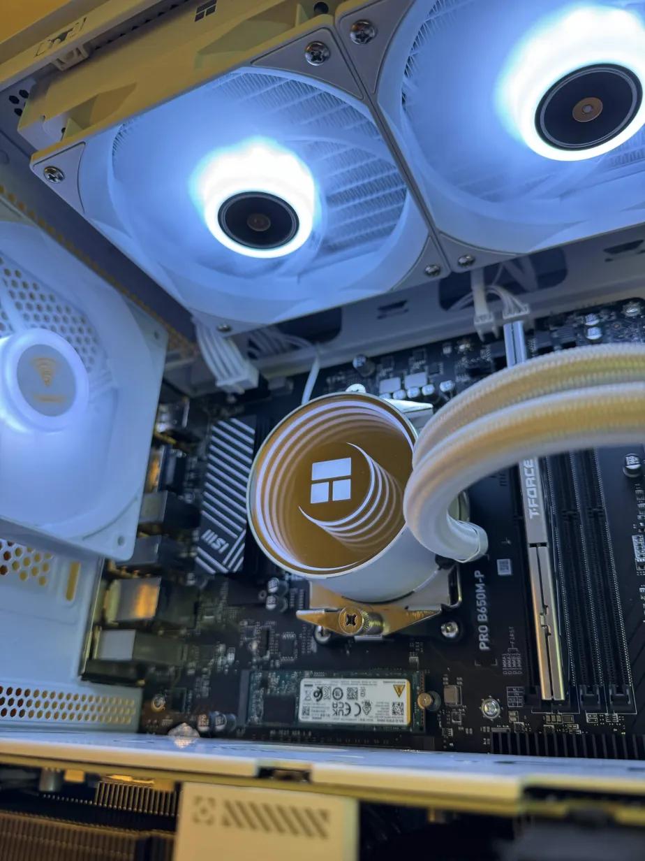White Custom Gaming PC | 1440p Ready | RTX 4070 Super + Ryzen 5 7600X