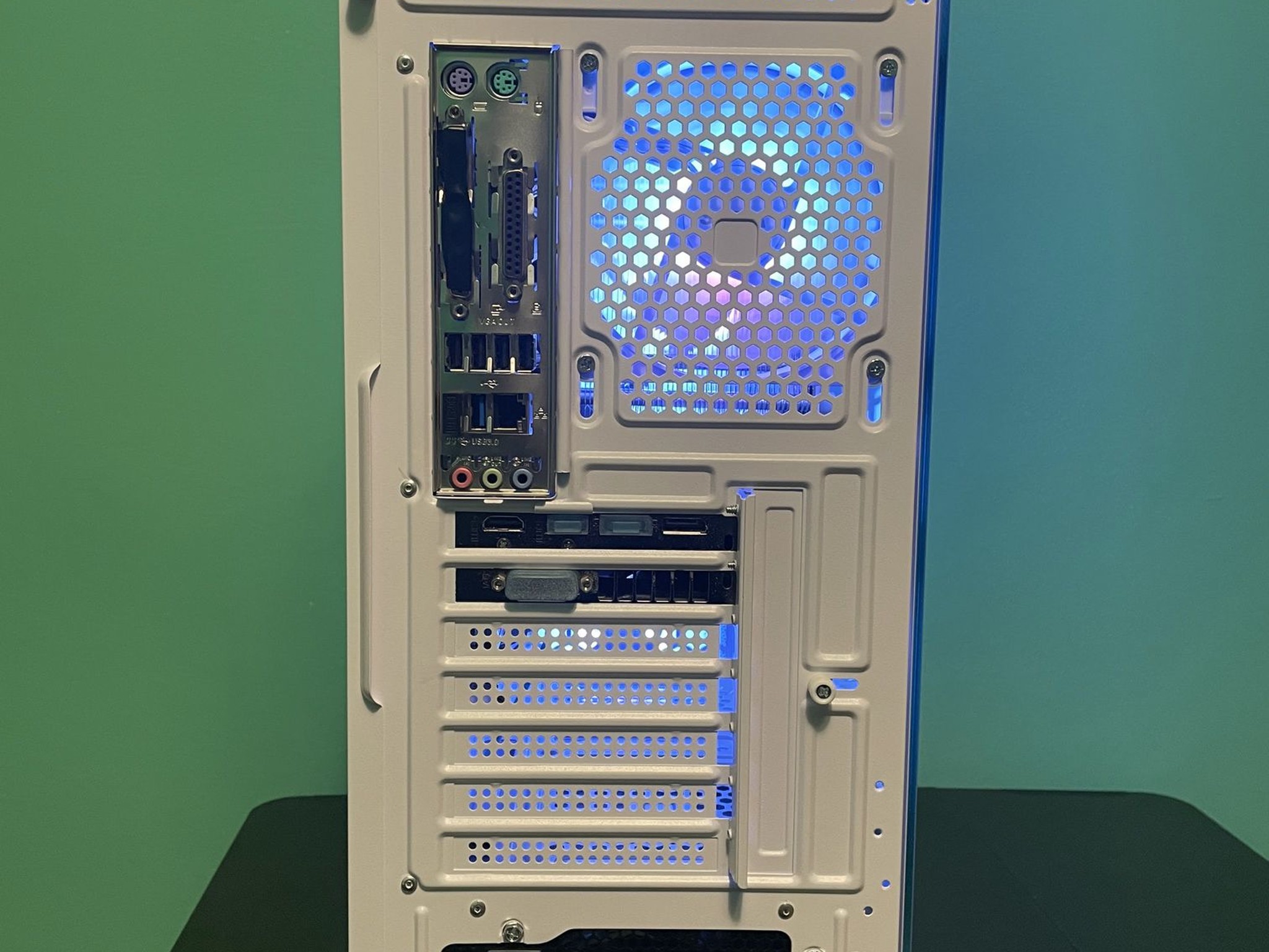 Frost White Budget Gaming PC | Intel i7 / AMD RX580 / 8GB / 1.1TB Win 11 Pro + Wi-Fi