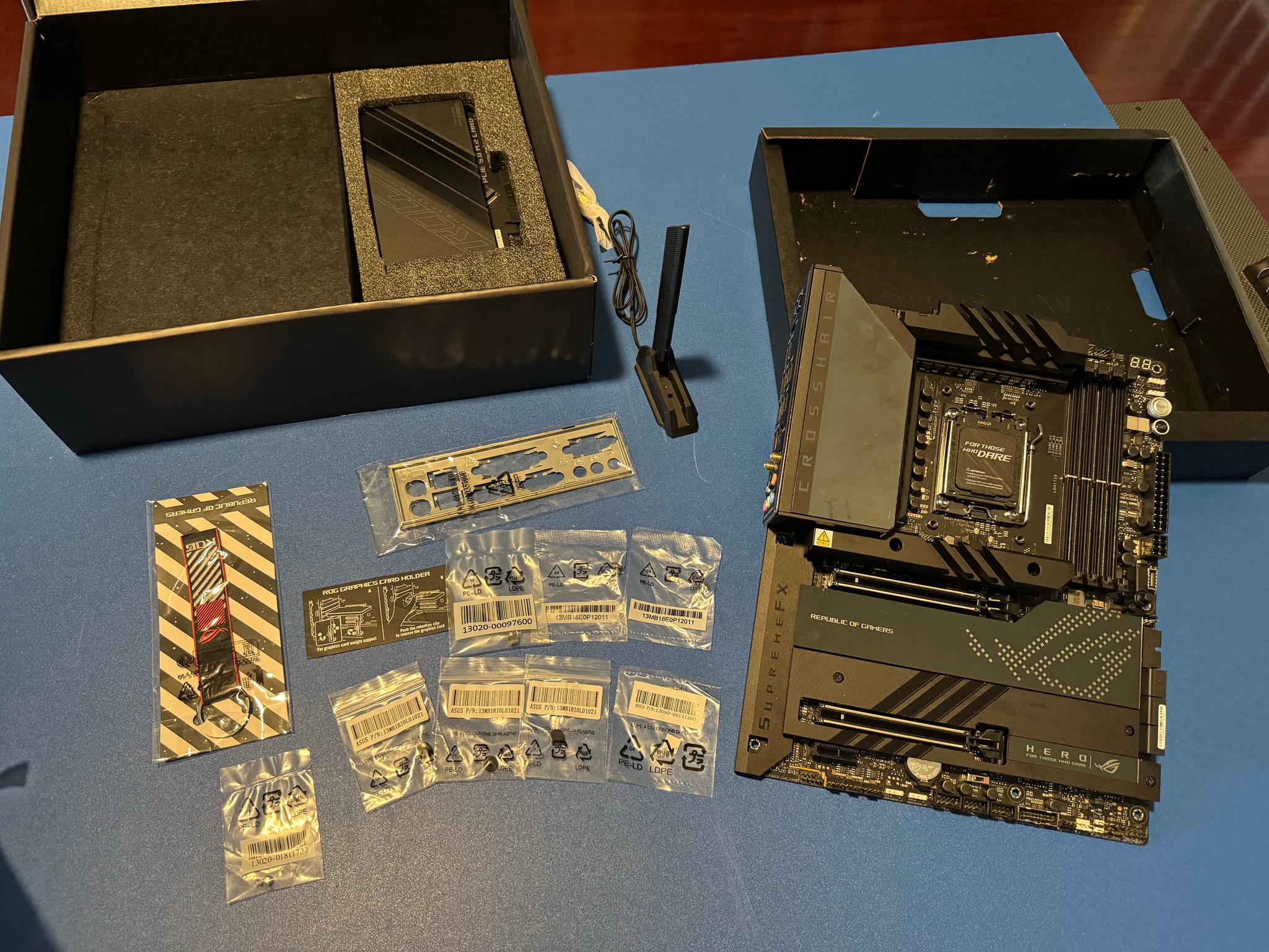 ROG Crosshair X670E Hero (Used - RMA)