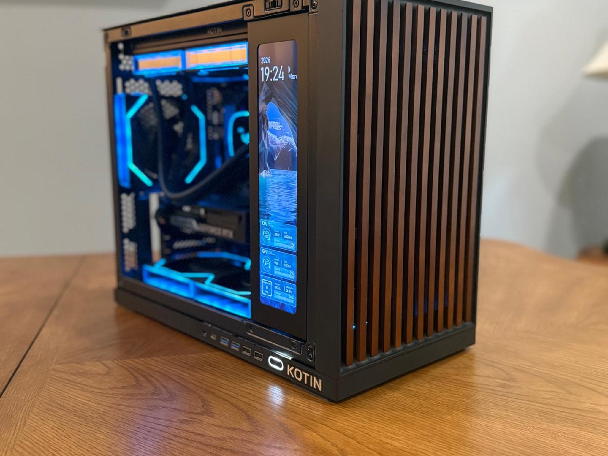 KOTIN Gaming Pc - RTX 5060 8GB - Ryzen 7 9700X - 32DDR5 - 1TB SD - Built-in Display