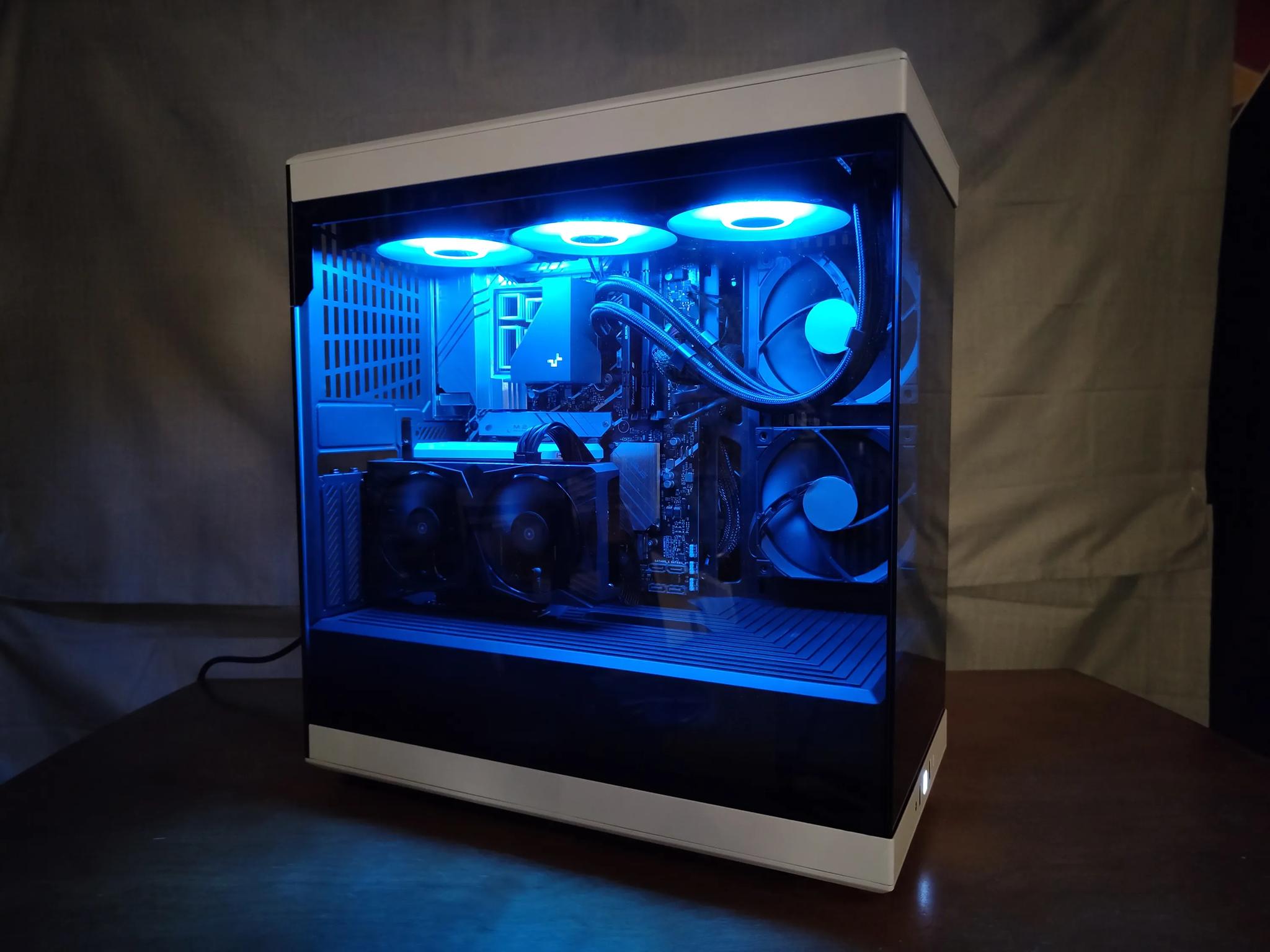 DevonDoesTech HYTE Y40 Content Creation and Gaming PC