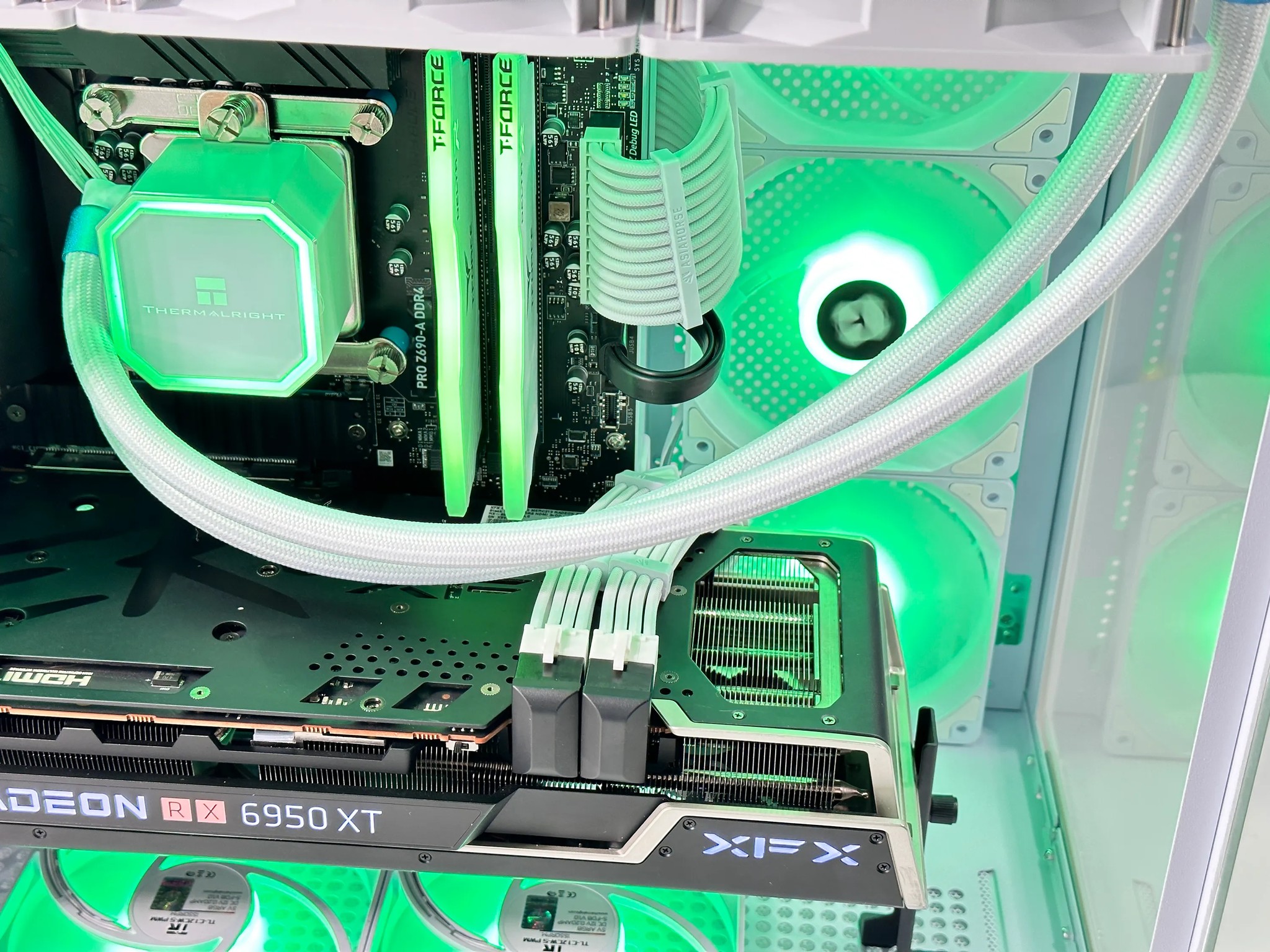Red Team❤️AMD RX 6950XT 16GB🔺Ryzen 7 5800X3D 3D V-Cache 8-core🔺32GB DDR4🔺1TB NVME SSD