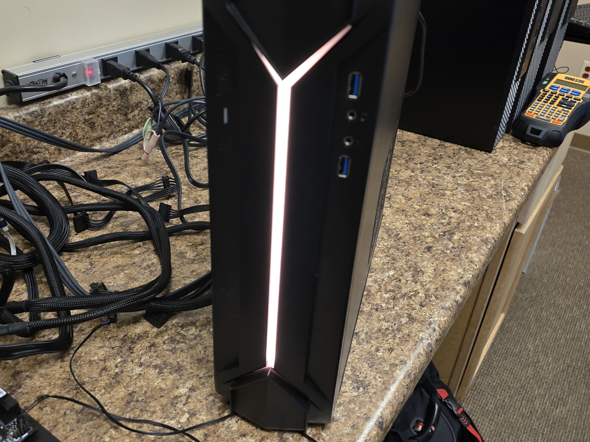 Ryzen 7 7700x - 4060ti | Raven Box