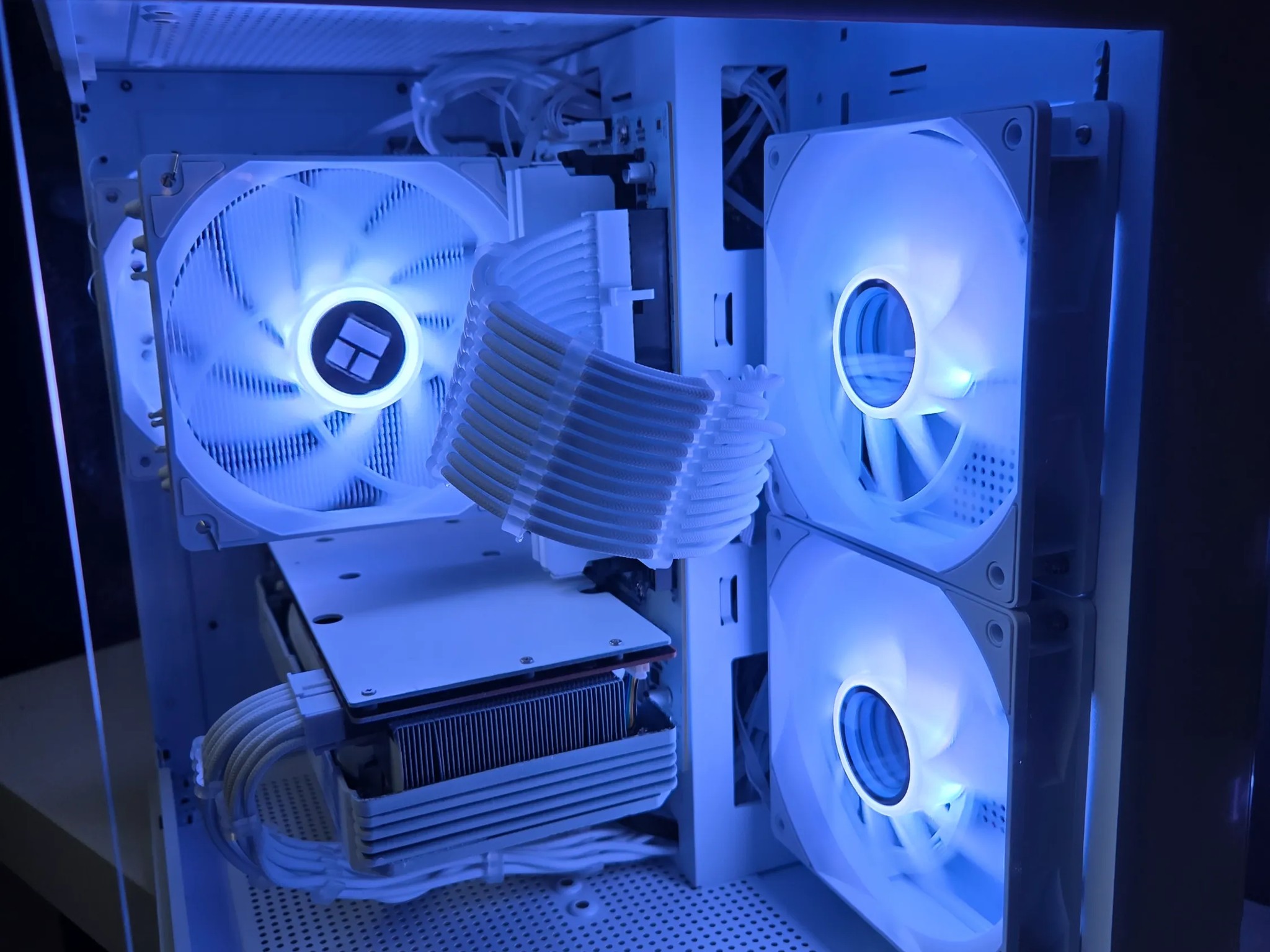 ❄️ SNOWFLAKE | RX 5700XT 8GB | Ryzen 5 3500X | 16GB DDR4 | 512GB NVME SSD