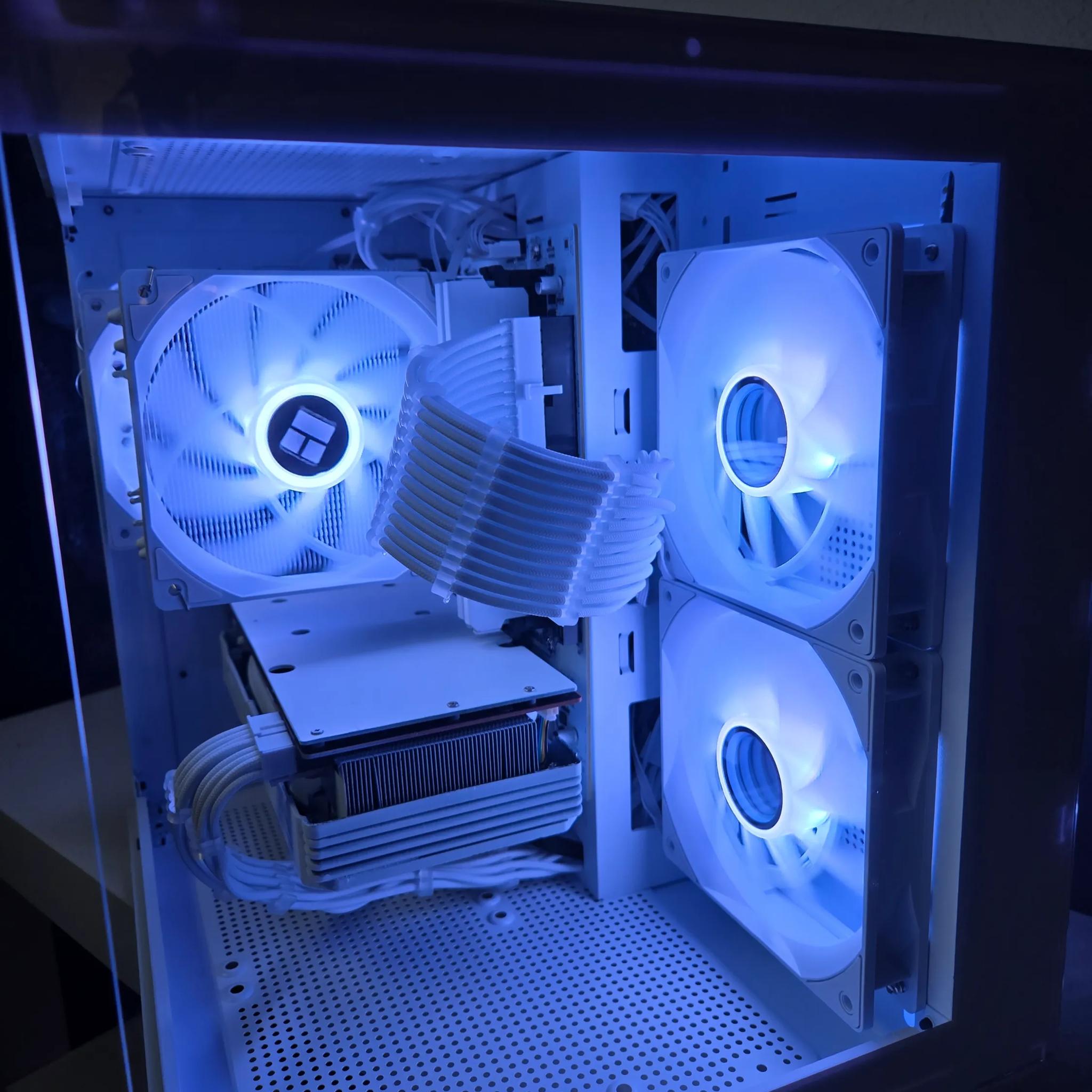 ❄️ SNOWFLAKE | RX 5700XT 8GB | Ryzen 5 3500X | 16GB DDR4 | 512GB NVME SSD