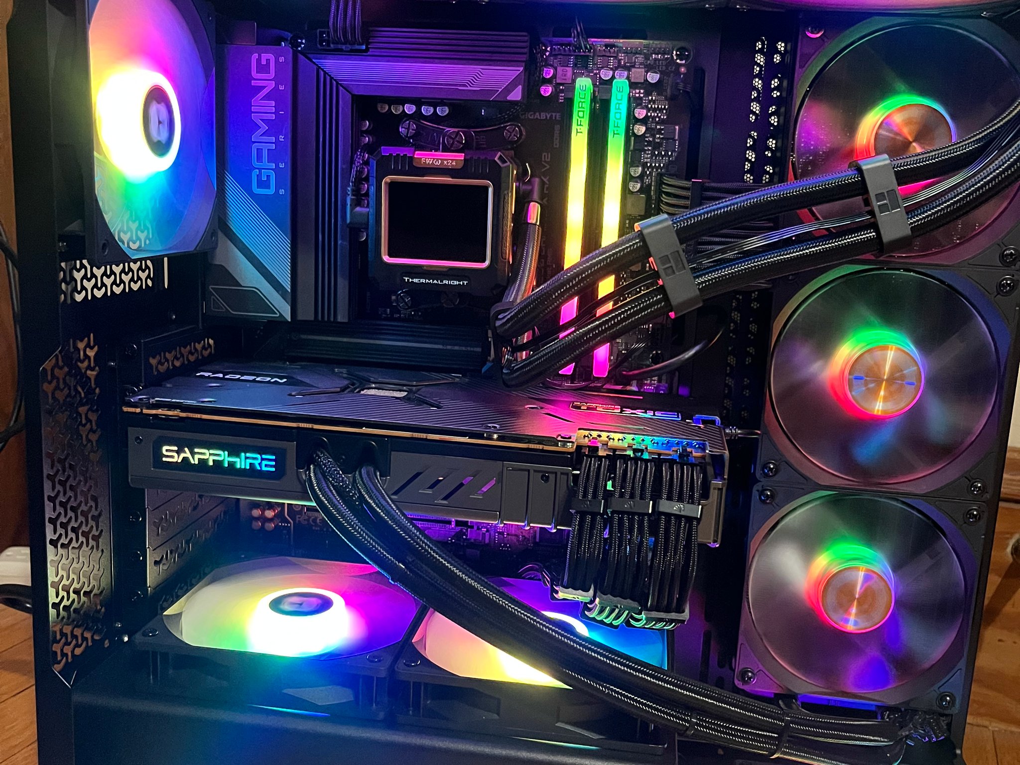 RX 6900 XT Toxic LE, Liquid Cooled | Ryzen 5 7600 | 32GB DDR5 | 2 TB