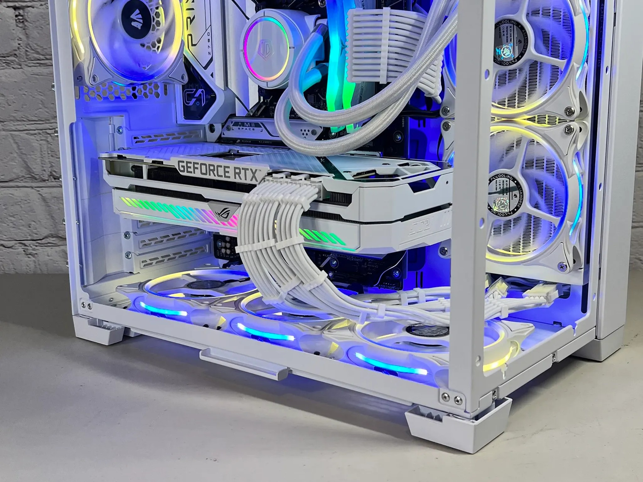 Snow Edition - Intel 13600KF Asus ROG Strix RTX 3080 32GB DDR5 RAM 2TB M.2 Win 11 Pro