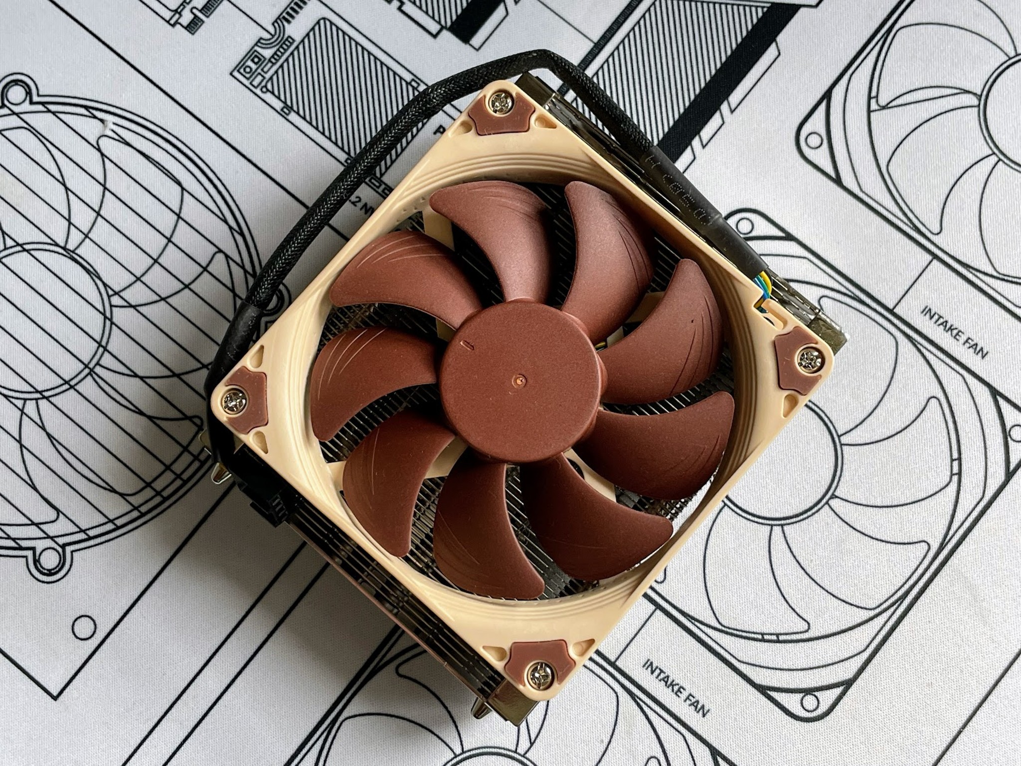 Noctua NH-L9A-AM5 Brown Beige LOW-PROFILE 37mm Tall CPU COOLER - AMD AM5 ONLY