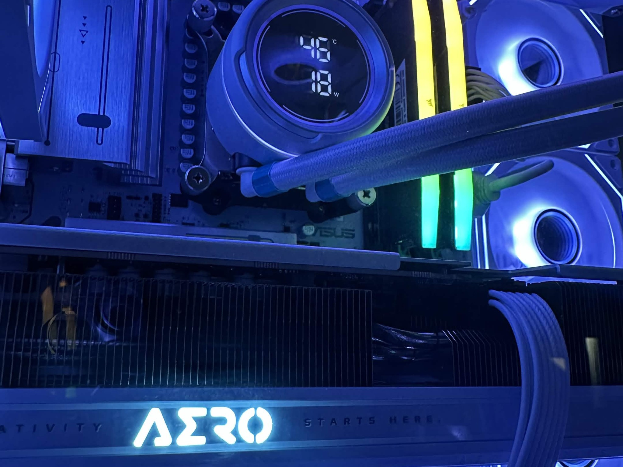 Aesthetic New Whiteout Gaming Pc 7800X3D | RTX 5070 | 32 GB DDR5