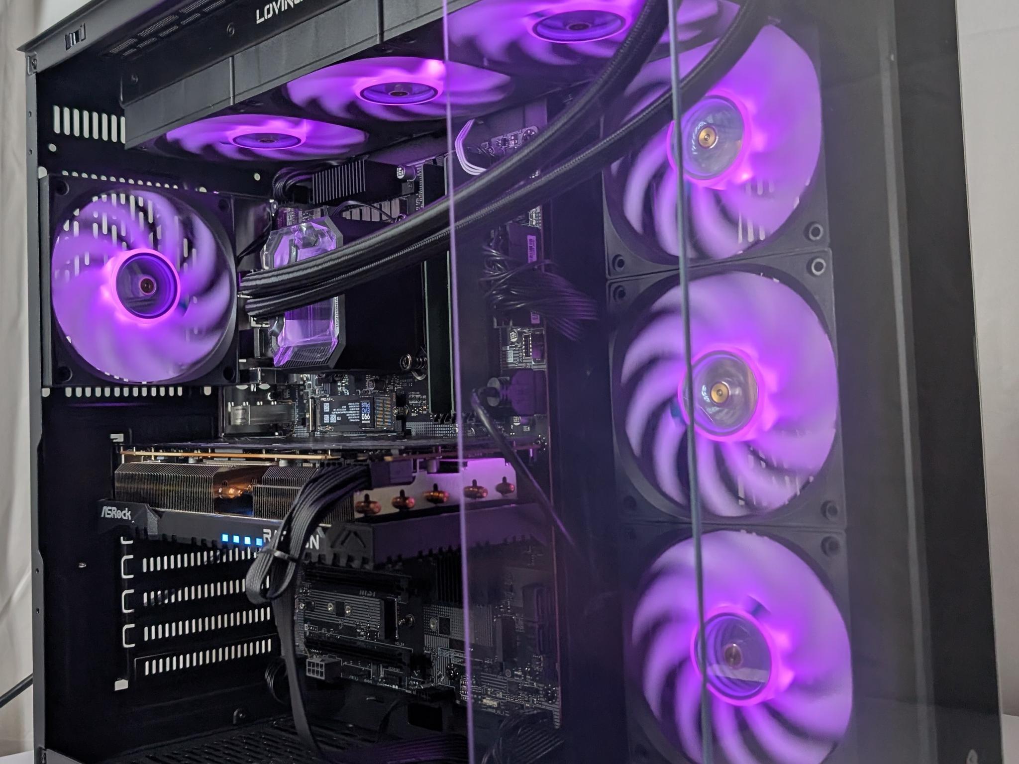 RX 7800XT | CORE ULTRA 5 265KF | 16GB DDR5 | 1TB NVME | 650W |