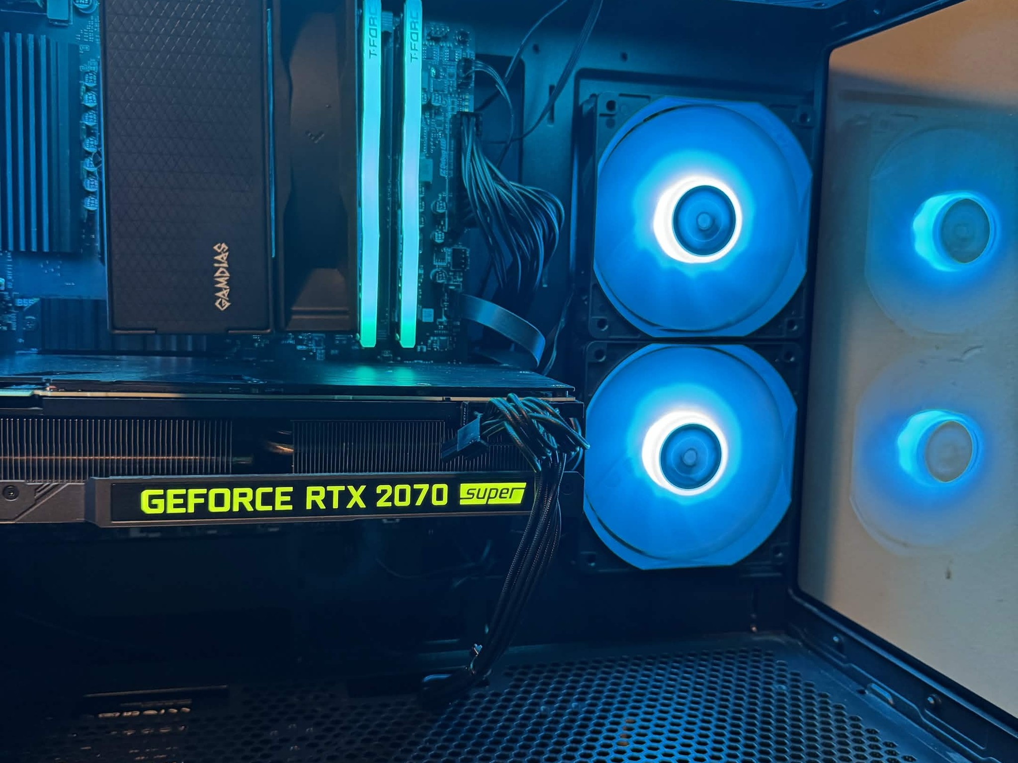 "Value King" Fishtank 1080p Gaming PC - Ryzen 5 5500 | RTX 2070 Super | 16GB DDR4 3200 | WiFi & BT