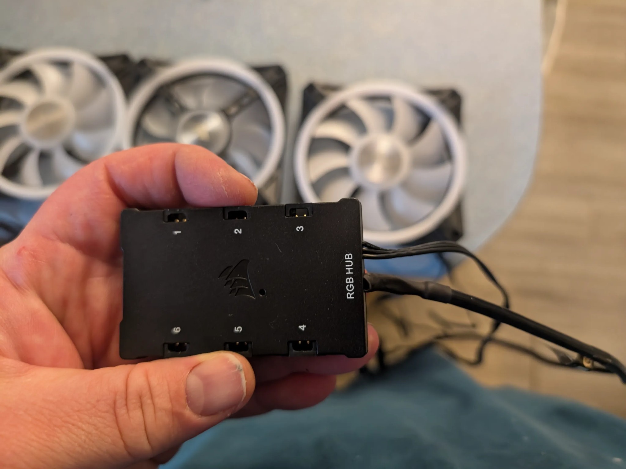 Set of 5 Corsair QL 120mm fans and RGB hub