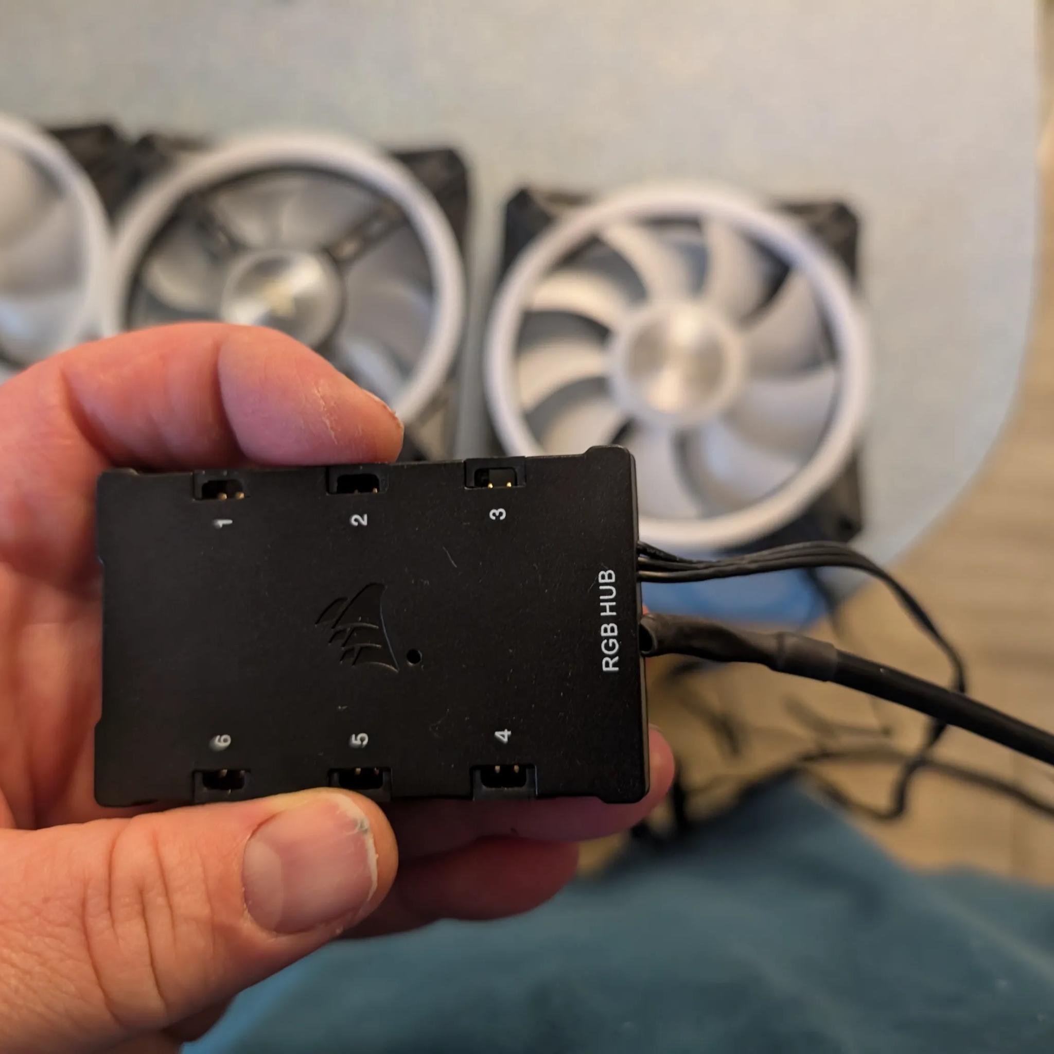 Set of 5 Corsair QL 120mm fans and RGB hub