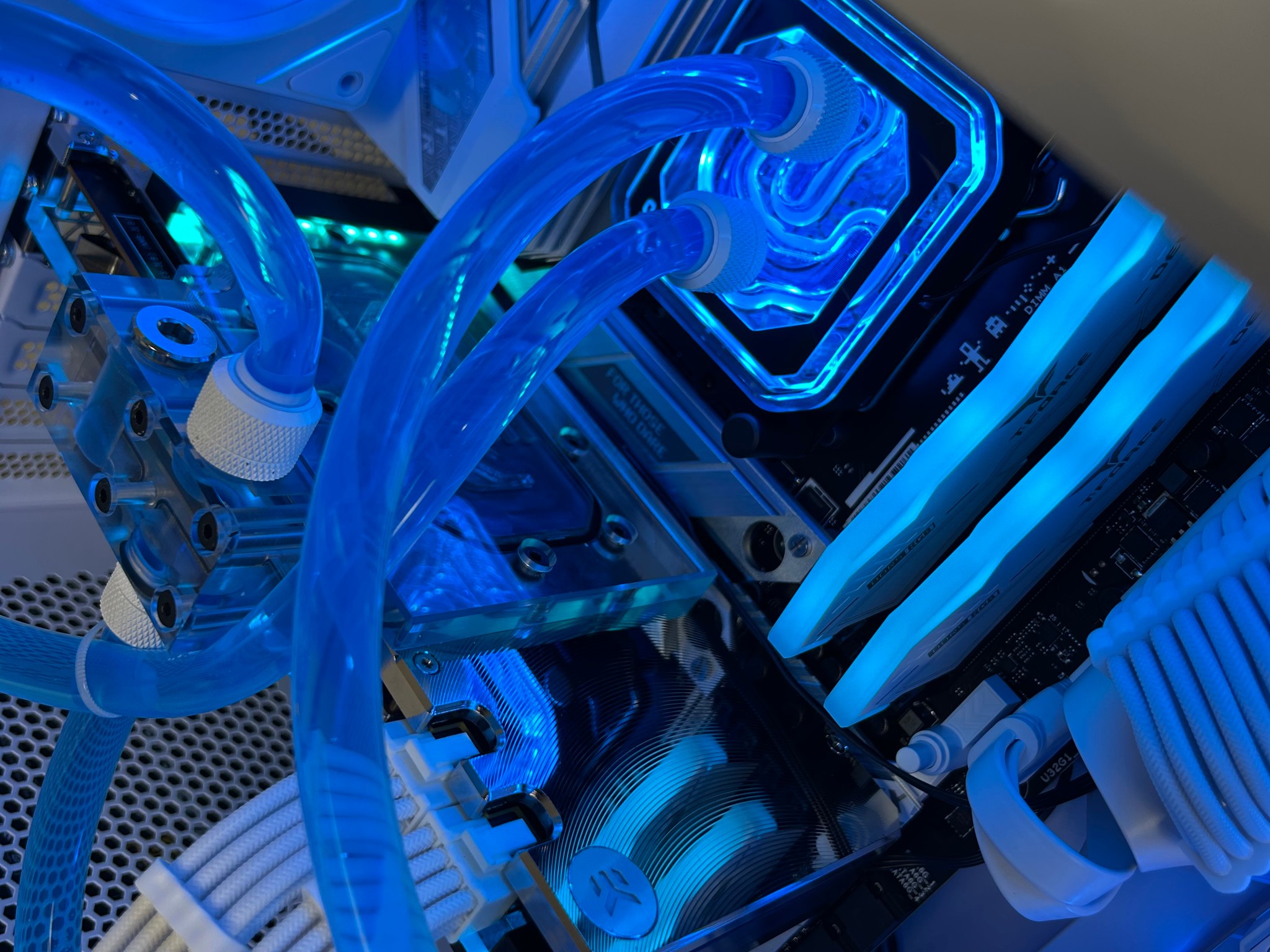 🧊 Custom Water-Cooled Gaming PC 🧊 | Ryzen 7 7700, DDR5 32GB, RTX 3080, 1TB NVME