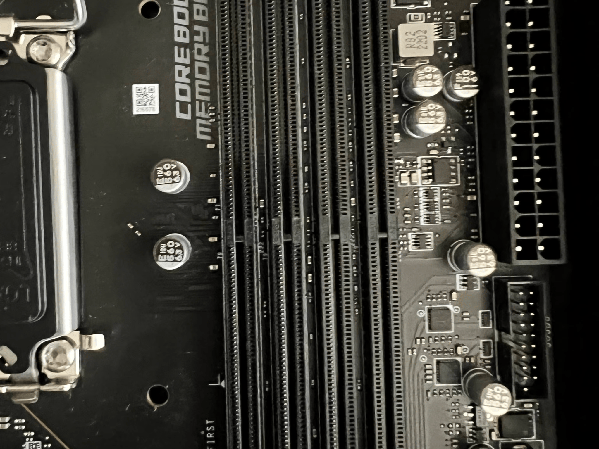 MSI Z690 Edge WiFi DDR4 Motherboard (READ DESCRIPTION)